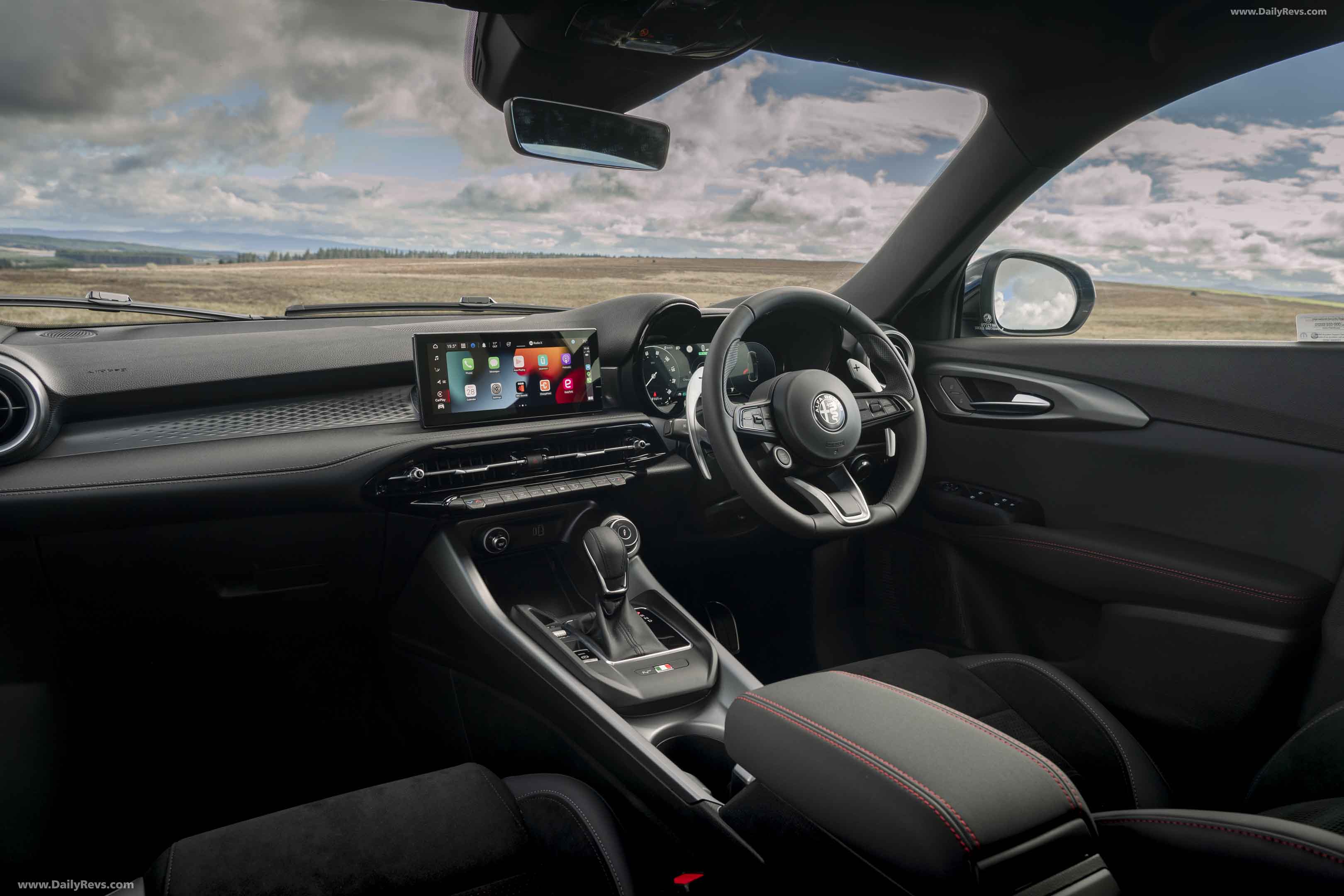 Image for 2023 Alfa Romeo Tonale [UK] - Exteriors, Interiors and Details