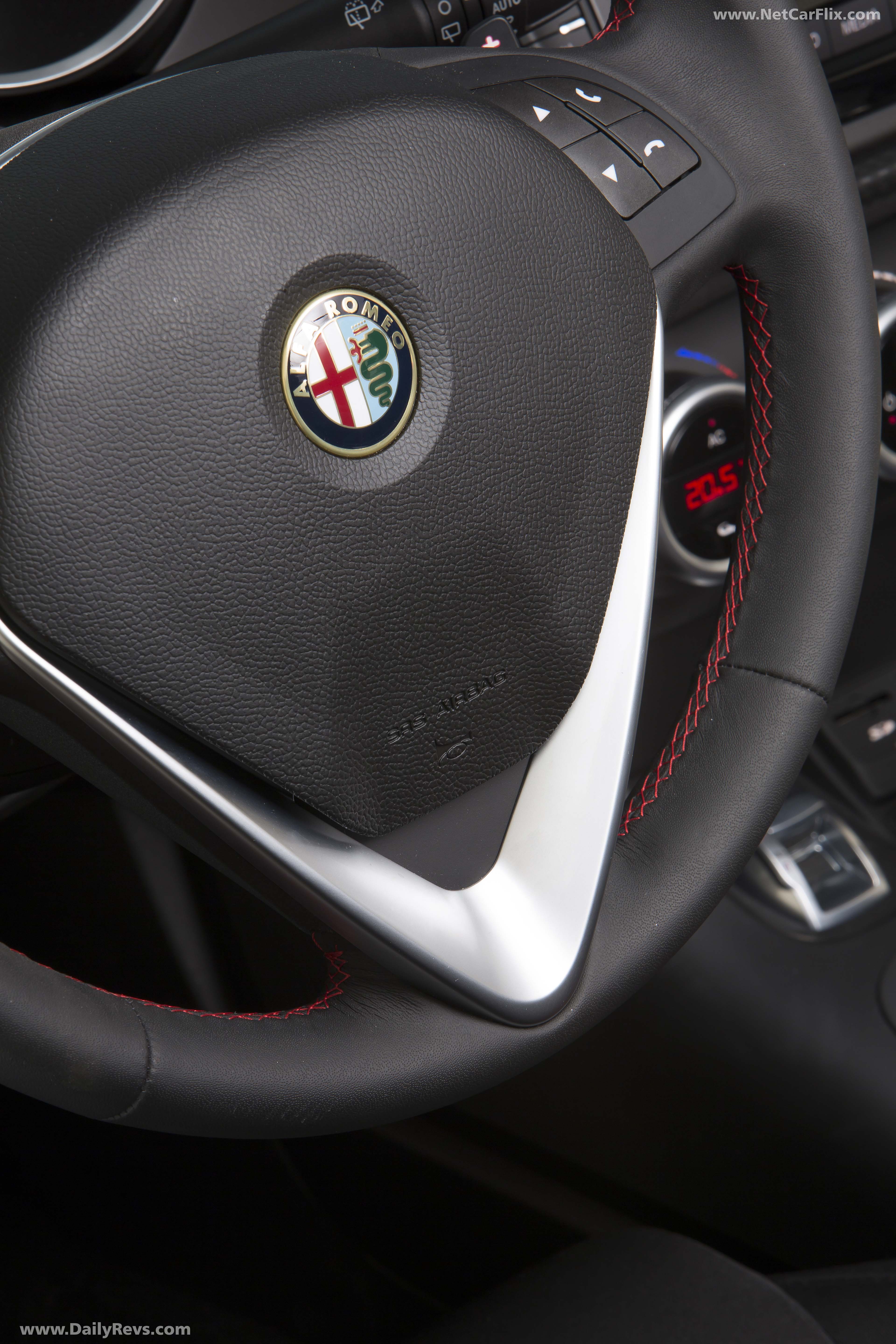 Image for 2015 Alfa Romeo Giulietta Sprint - Exteriors, Interiors and Details