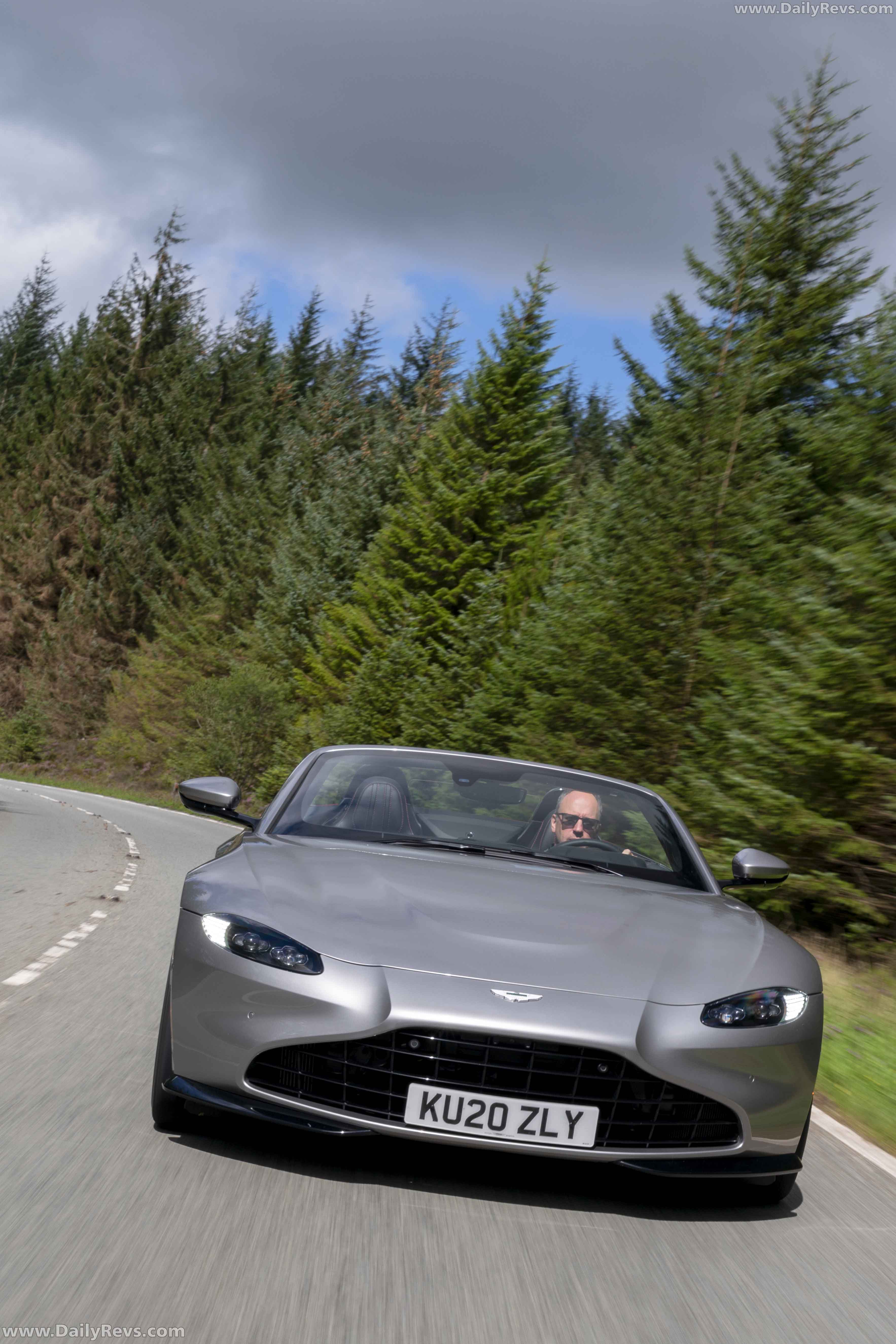 Image for 2021 Aston Martin Vantage Roadster Spirit Silver - Exteriors, Interiors and Details