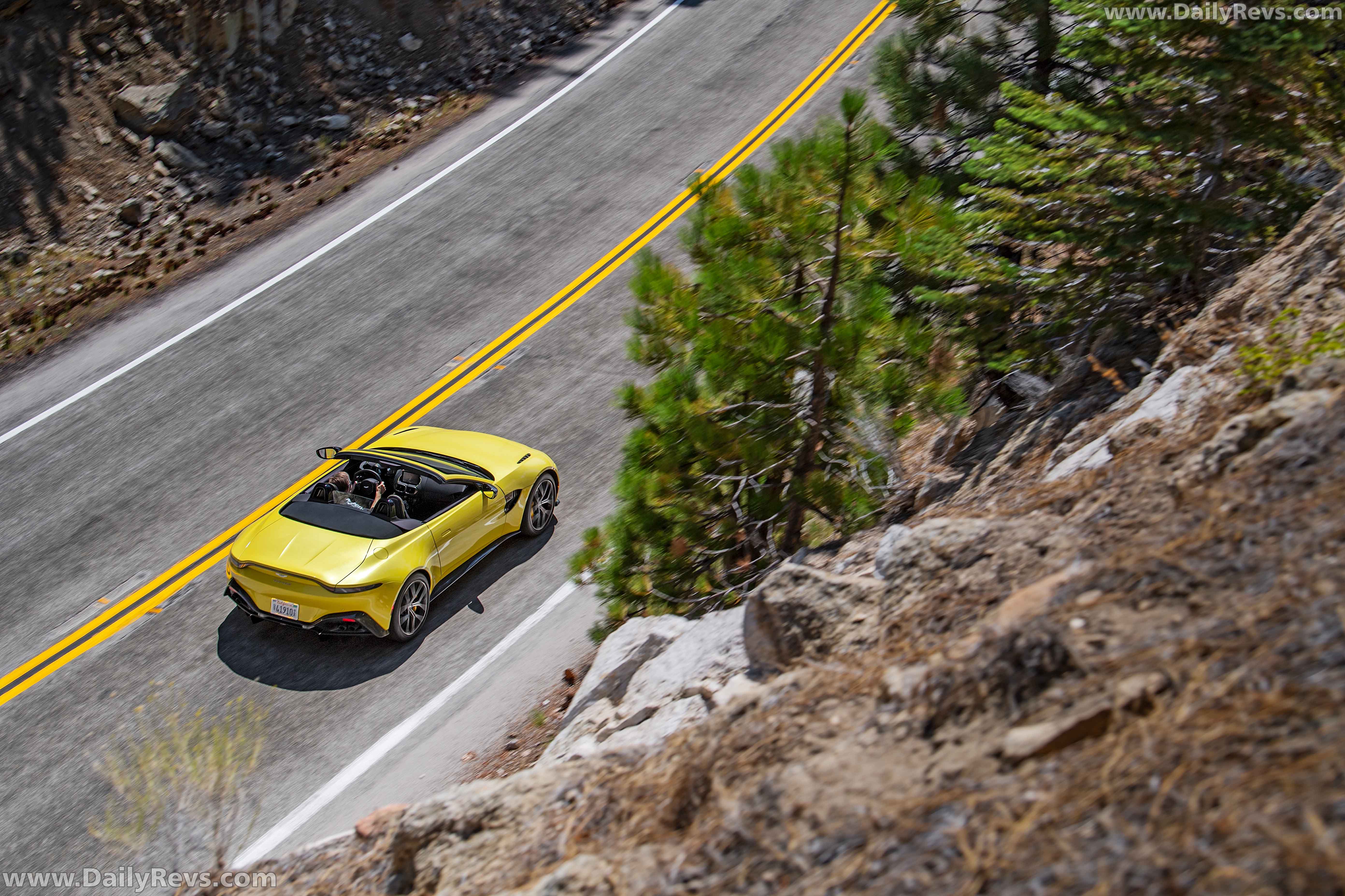 Image for 2021 Aston Martin Vantage Roadster US - Exteriors, Interiors and Details