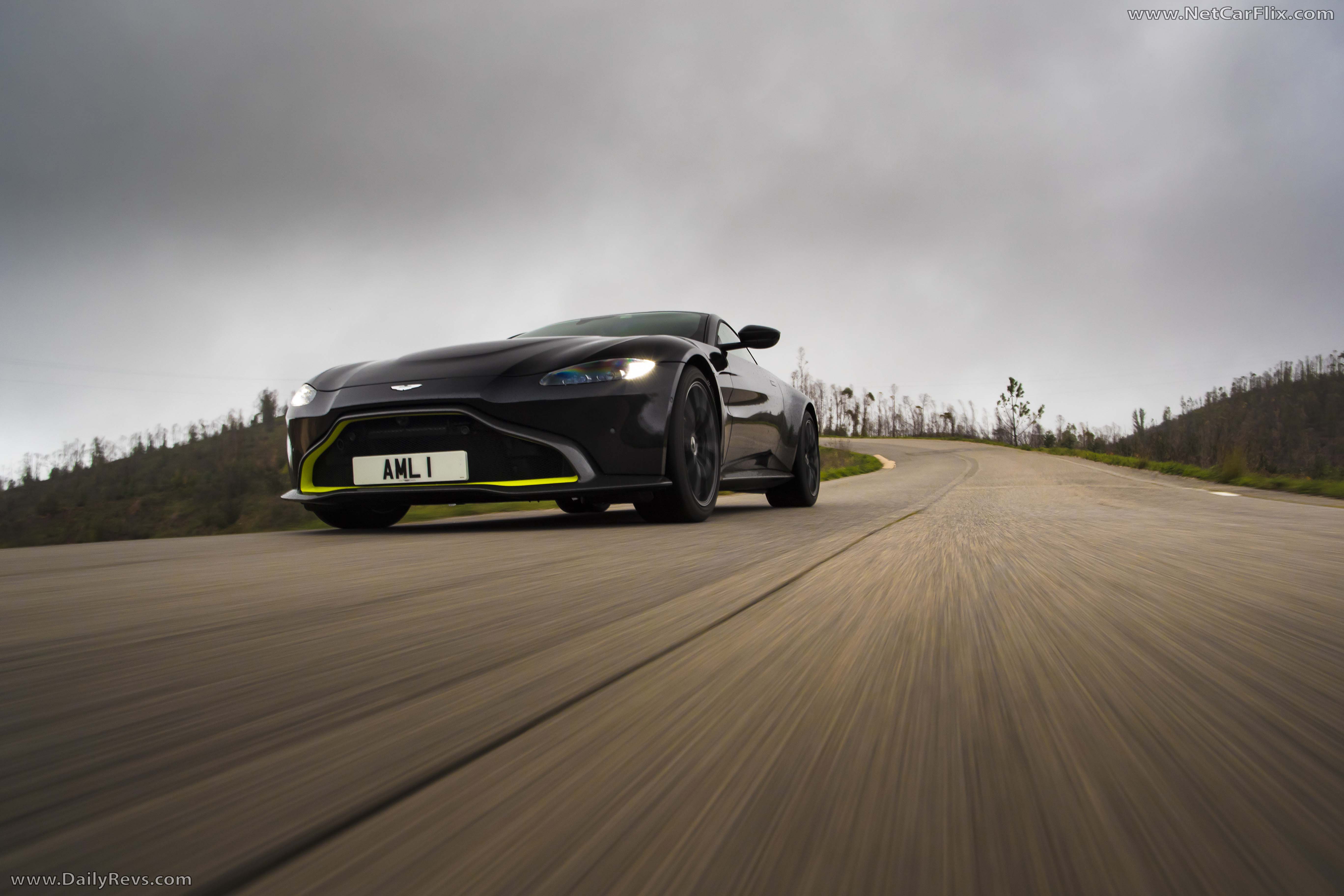 Image for 2019 Aston Martin Vantage Onyx Black - Exteriors, Interiors and Details