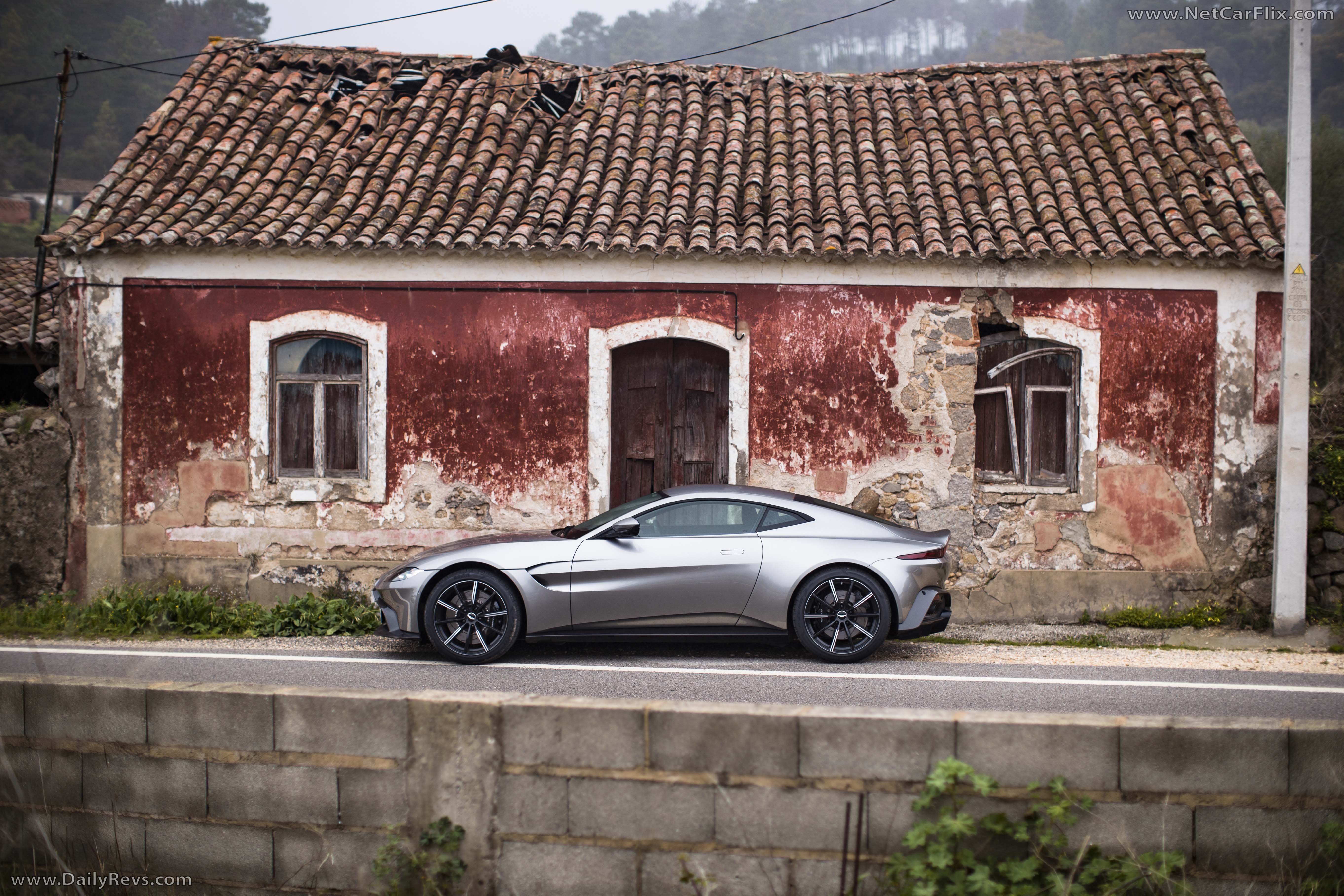 Image for 2019 Aston Martin Vantage Tungsten Silver - Exteriors, Interiors and Details