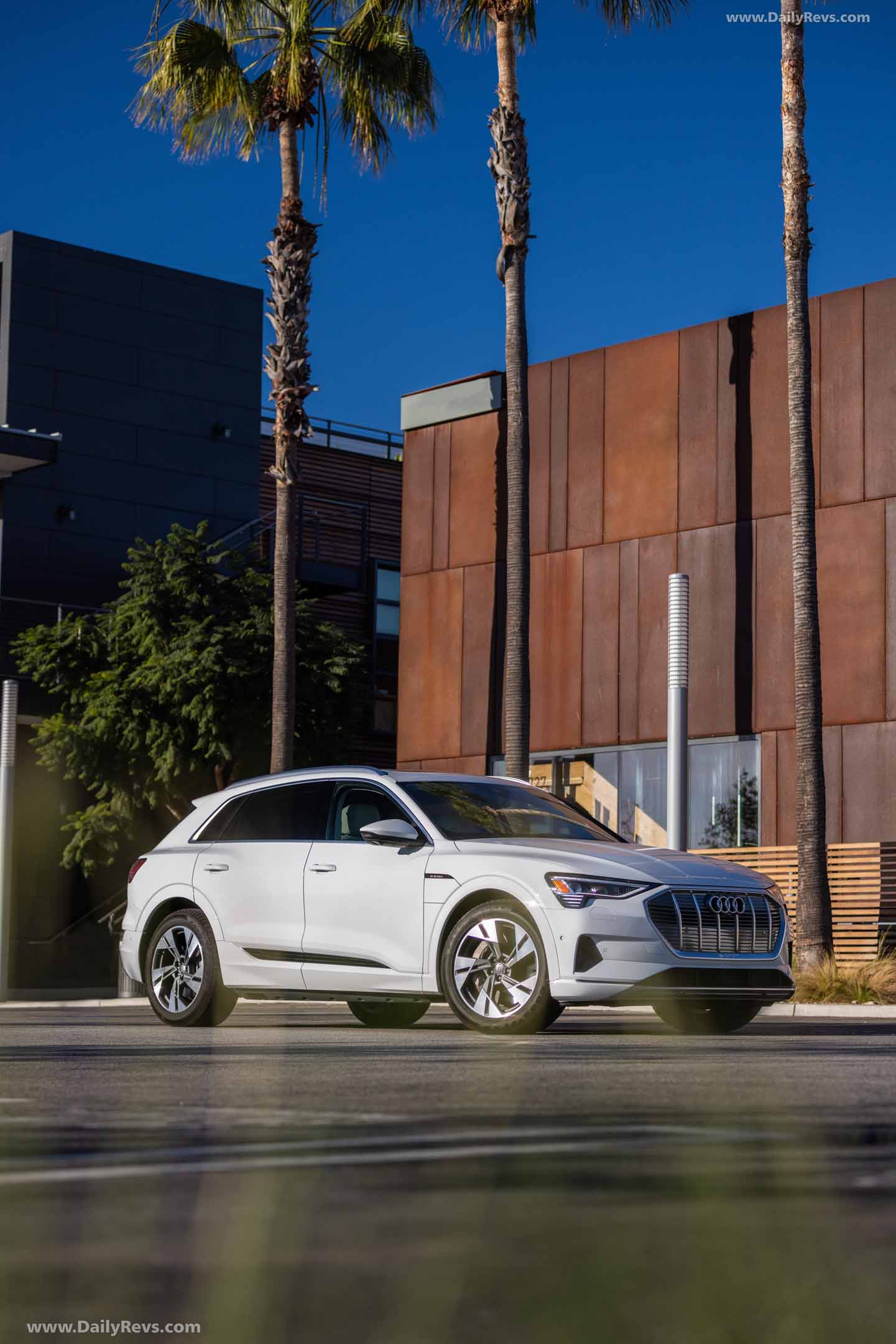 Picture of 2022 Audi e-tron US Version
