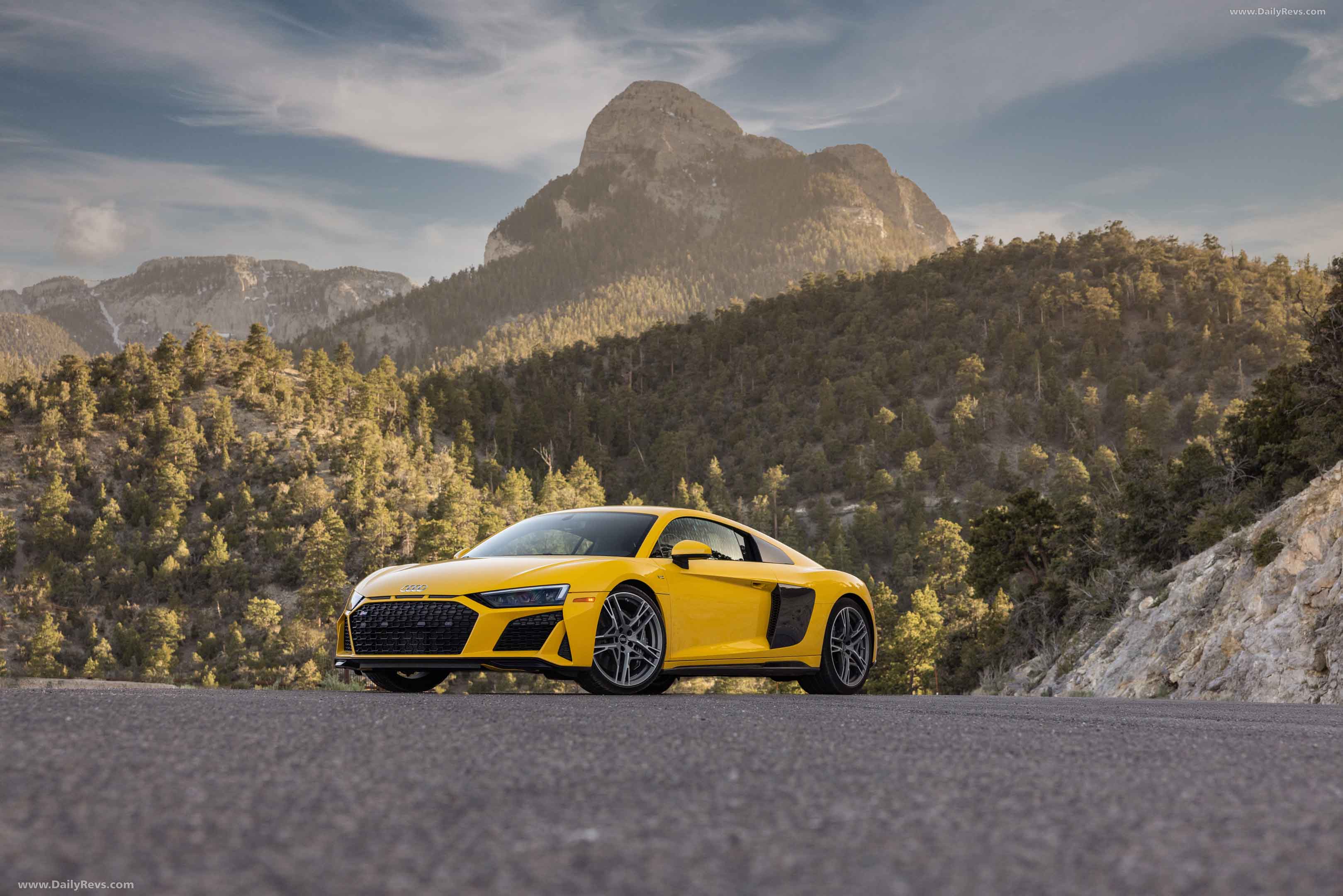 Image for 2022 Audi R8 V10 Coupe RWD US Version - Exteriors, Interiors and Details