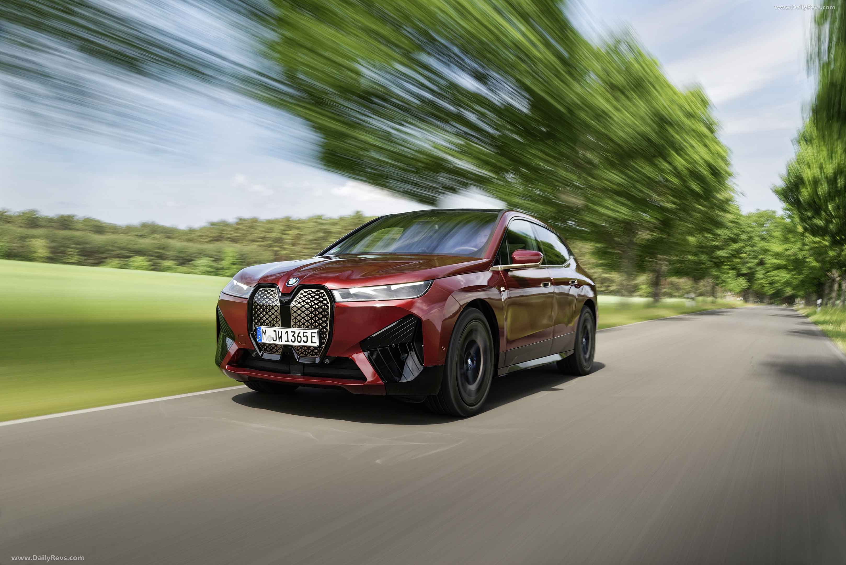 Image for 2022 BMW iX M60 Aventurin Red Metallic i20 - Exteriors, Interiors and Details