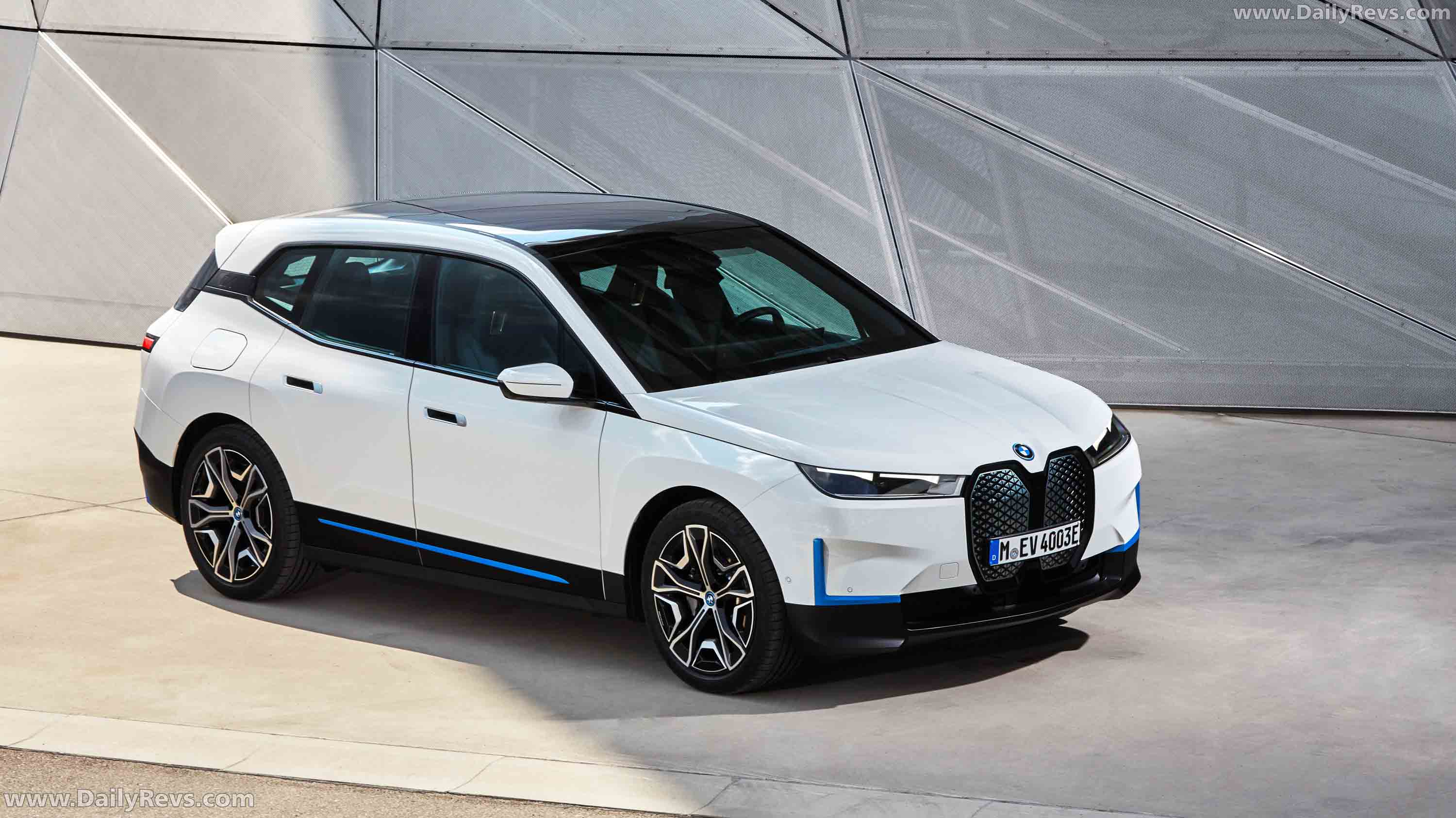 Image for 2022 BMW iX xDrive40 i20 - Exteriors, Interiors and Details