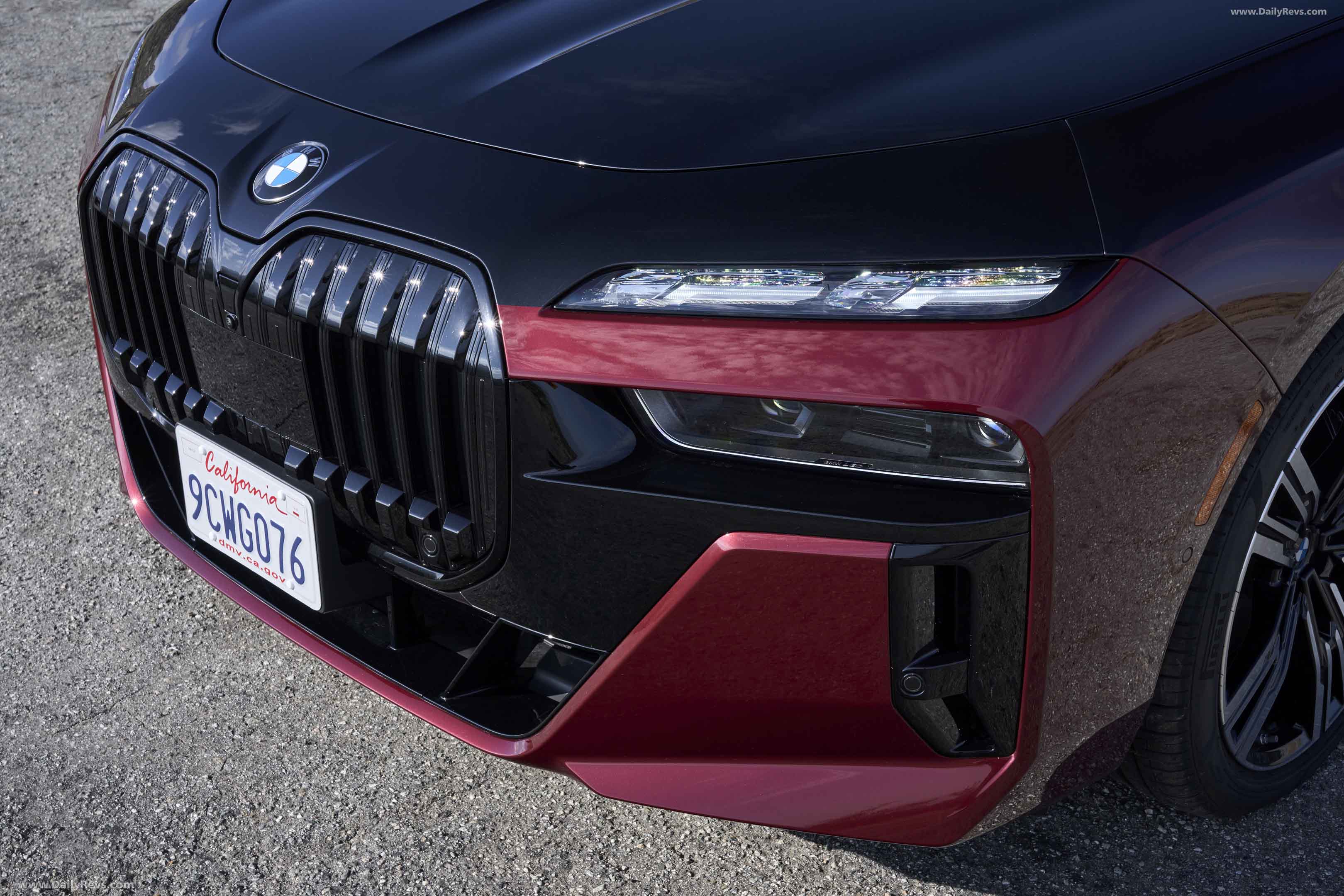 Image for 2023 BMW 760i Aventurin Red Metallic G11 - Exteriors, Interiors and Details