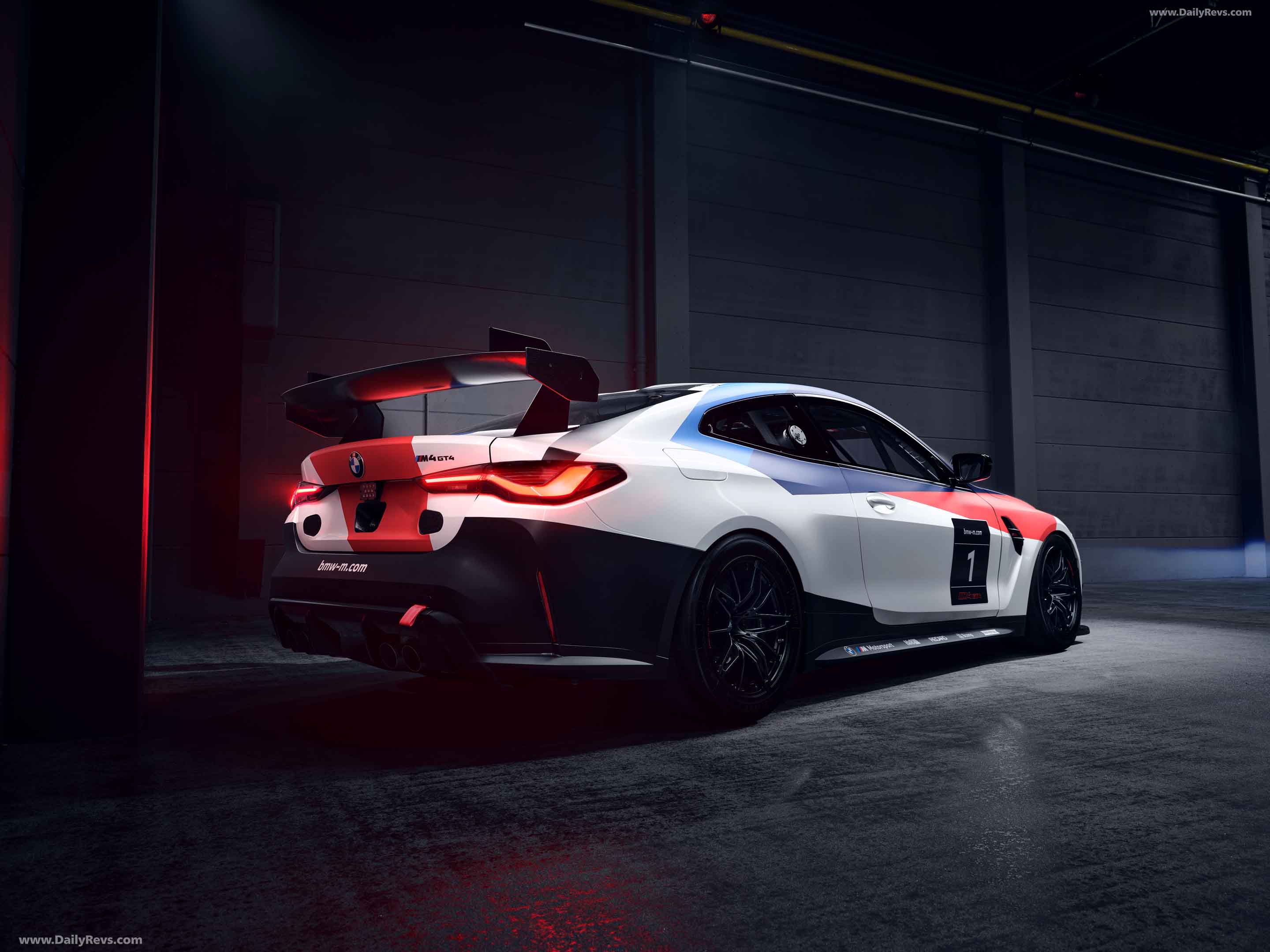 Picture of 2023 BMW M4 GT4