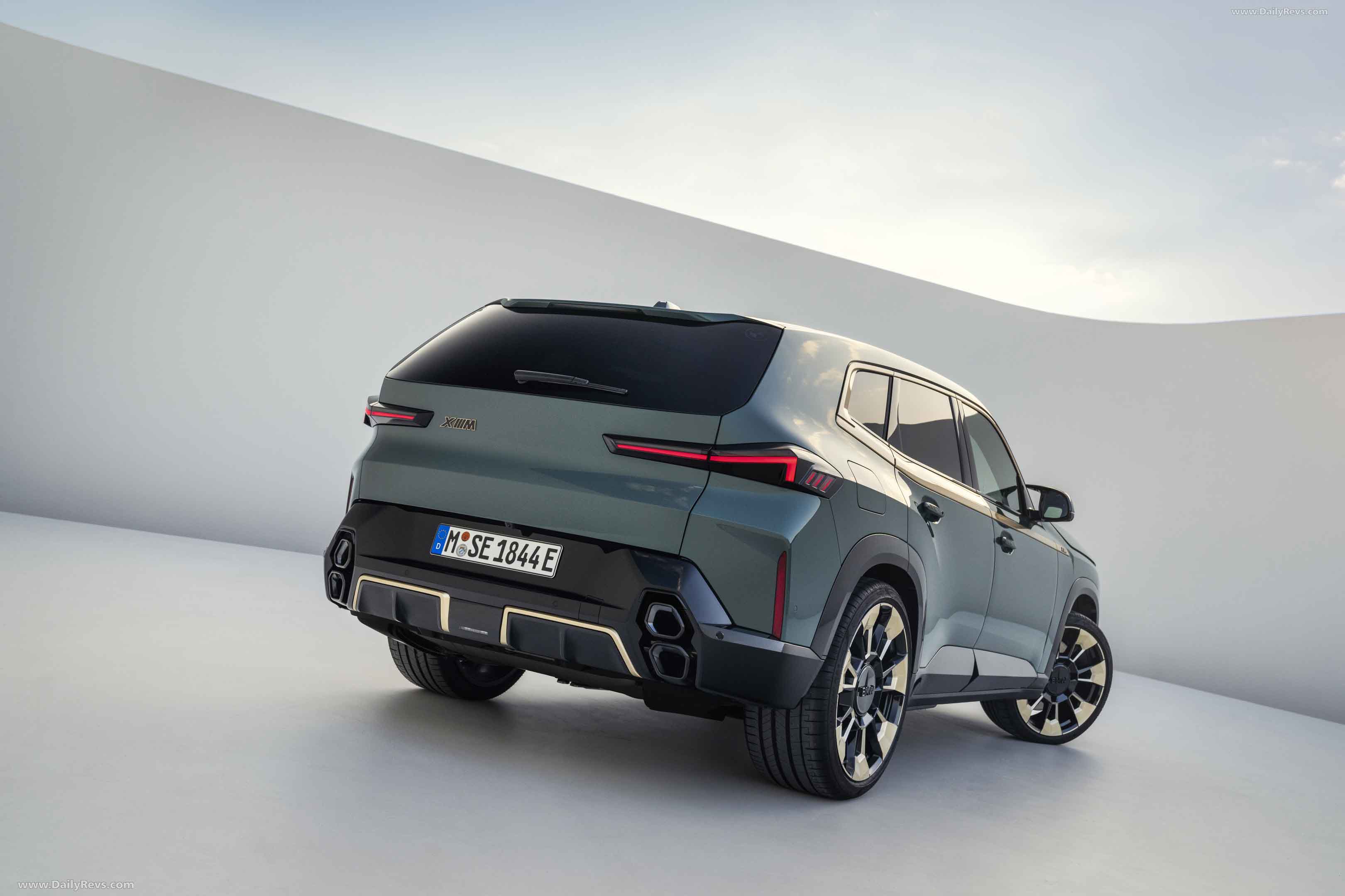 Image for 2023 BMW XM - Exteriors, Interiors and Details