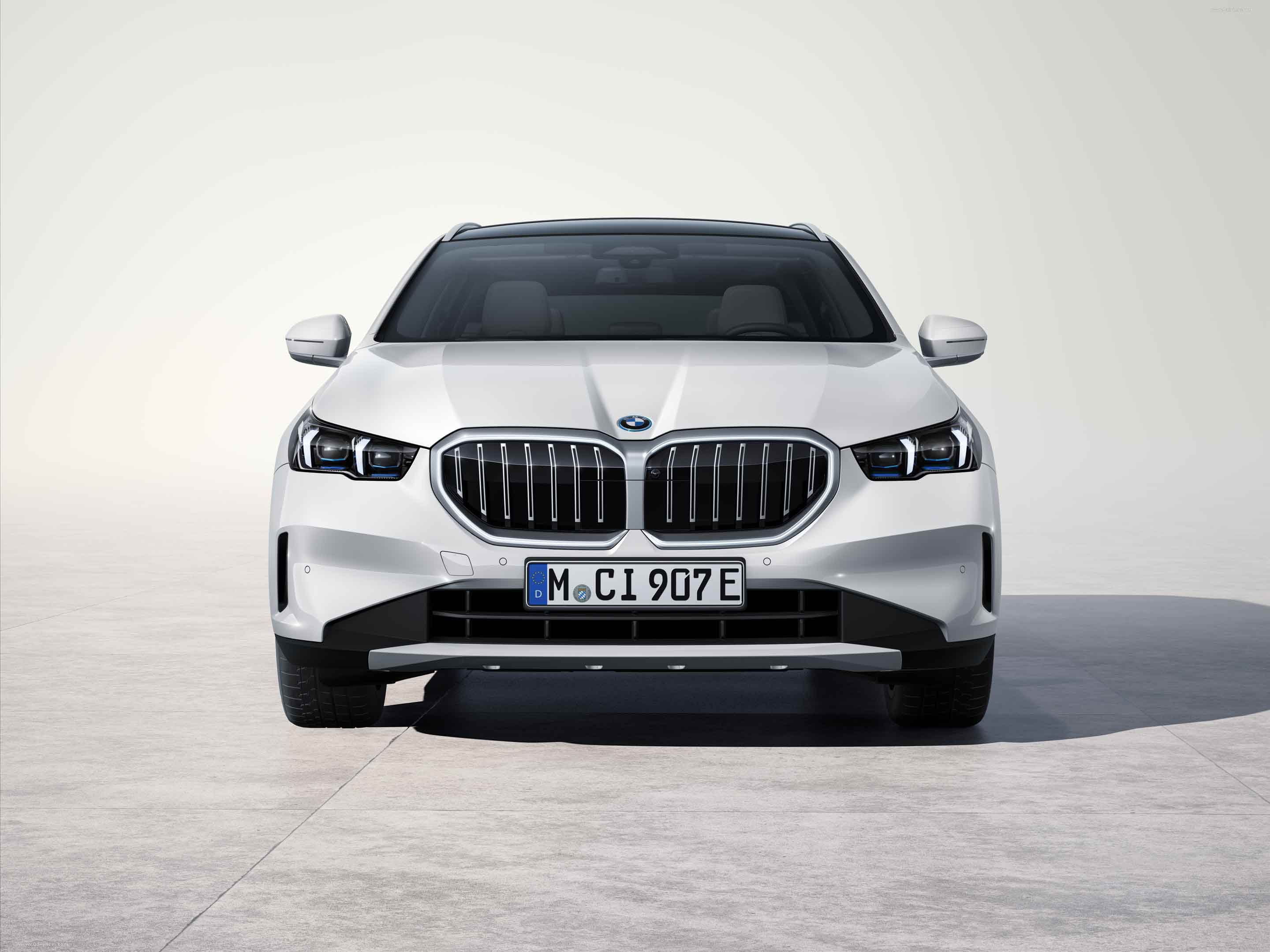 Image for 2025 BMW 530e Touring - Exteriors, Interiors and Details