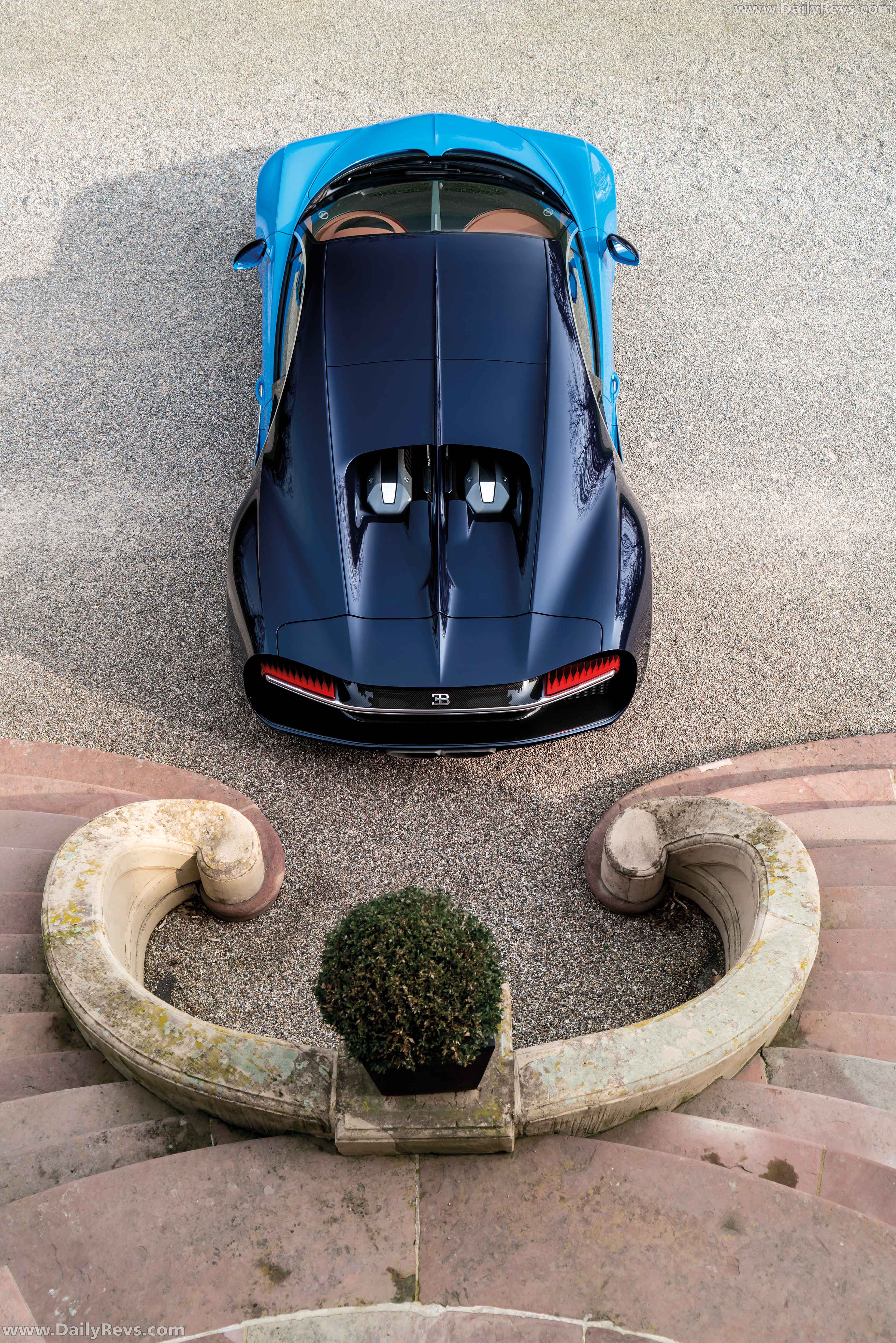 Image for 2017 Bugatti Chiron - Exteriors, Interiors and Details