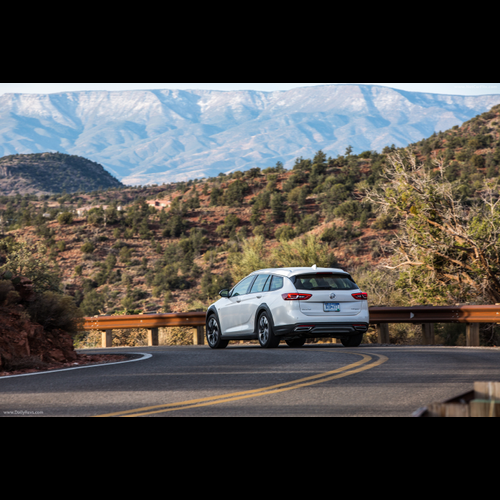 Image for 2018 Buick Regal TourX - Exteriors, Interiors and Details