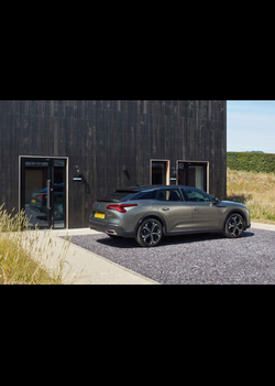 Image for 2022 Citroen C5 X PHEV UK Version - Exteriors, Interiors and Details