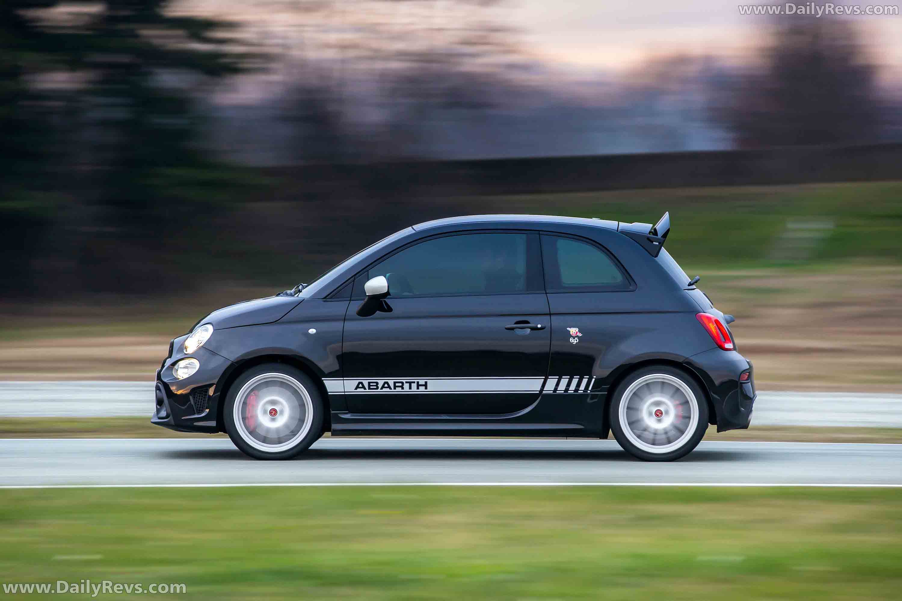 Image for 2022 Fiat Abarth 695 Esseesse - Exteriors, Interiors and Details