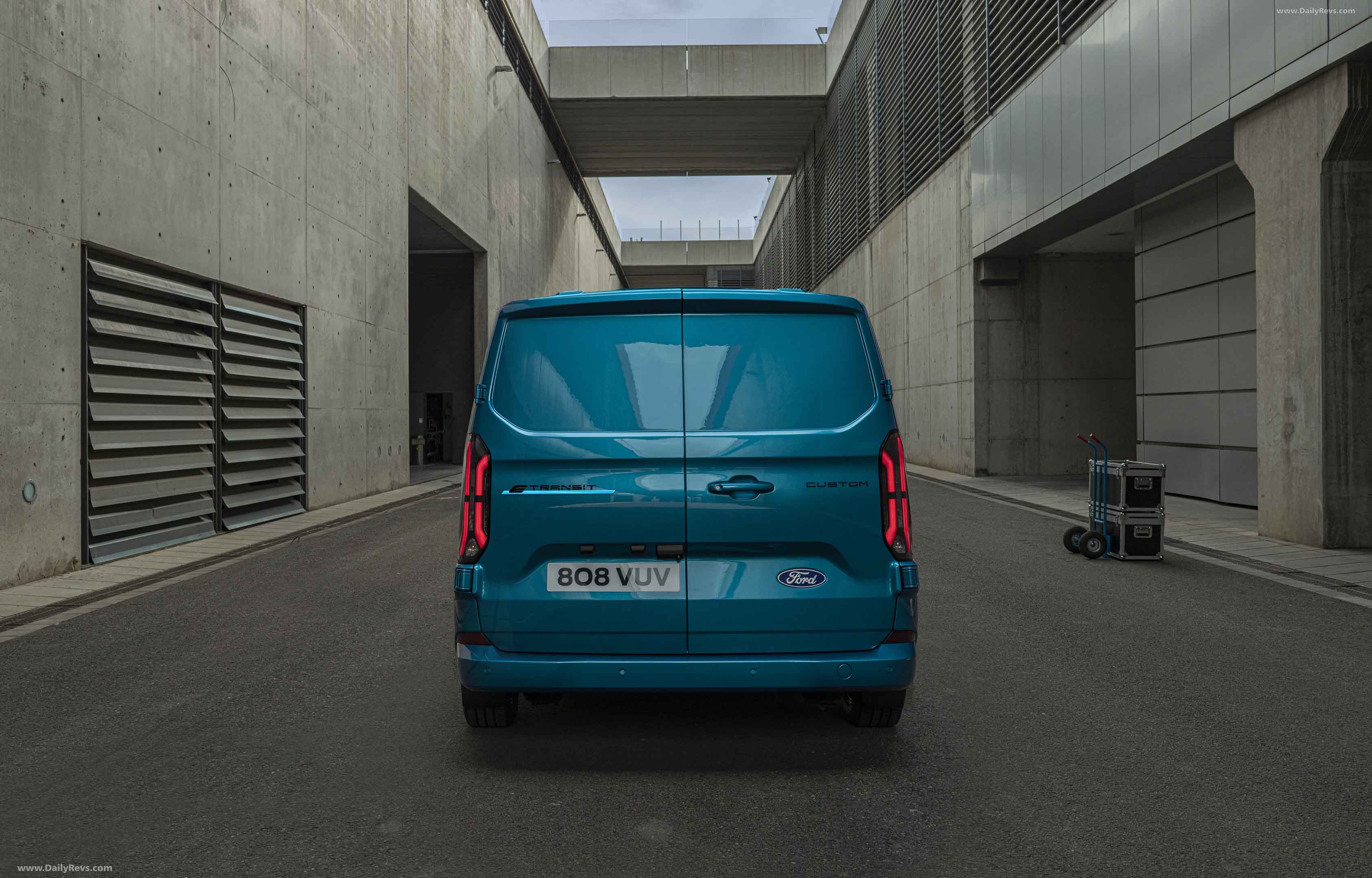 Image for 2022 Ford E-Transit Custom - Exteriors, Interiors and Details