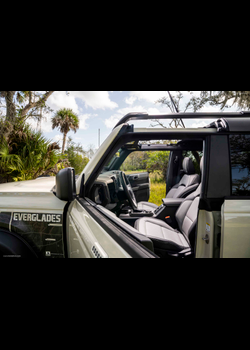 Image for 2022 Ford Bronco Everglades Desert Sand - Exteriors, Interiors and Details