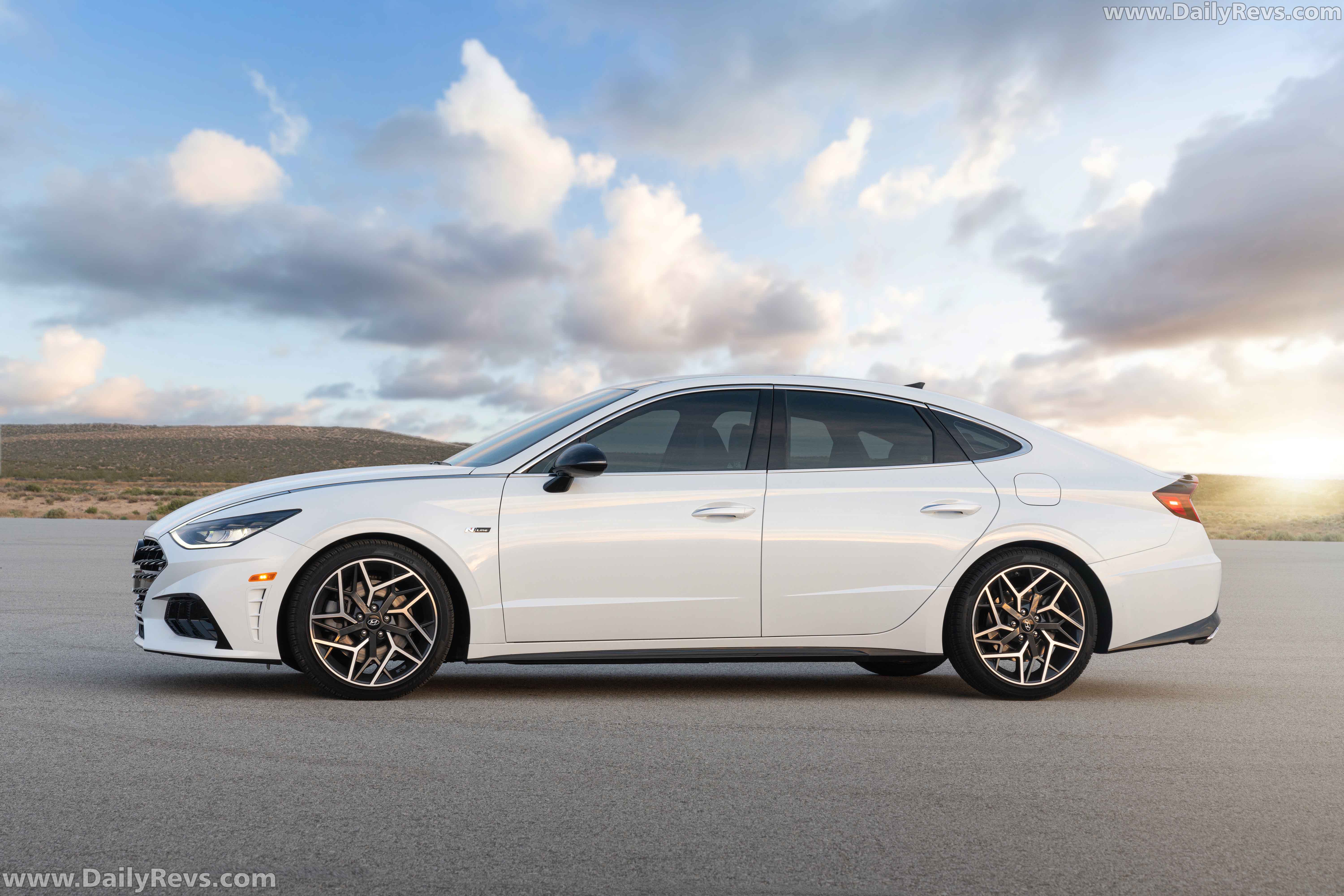 Hyundai sonata n line 2021. Hyundai sonata n line. хендай соната 2021 красная. Hyundai sonata 2021. Hyundai sonata n line.