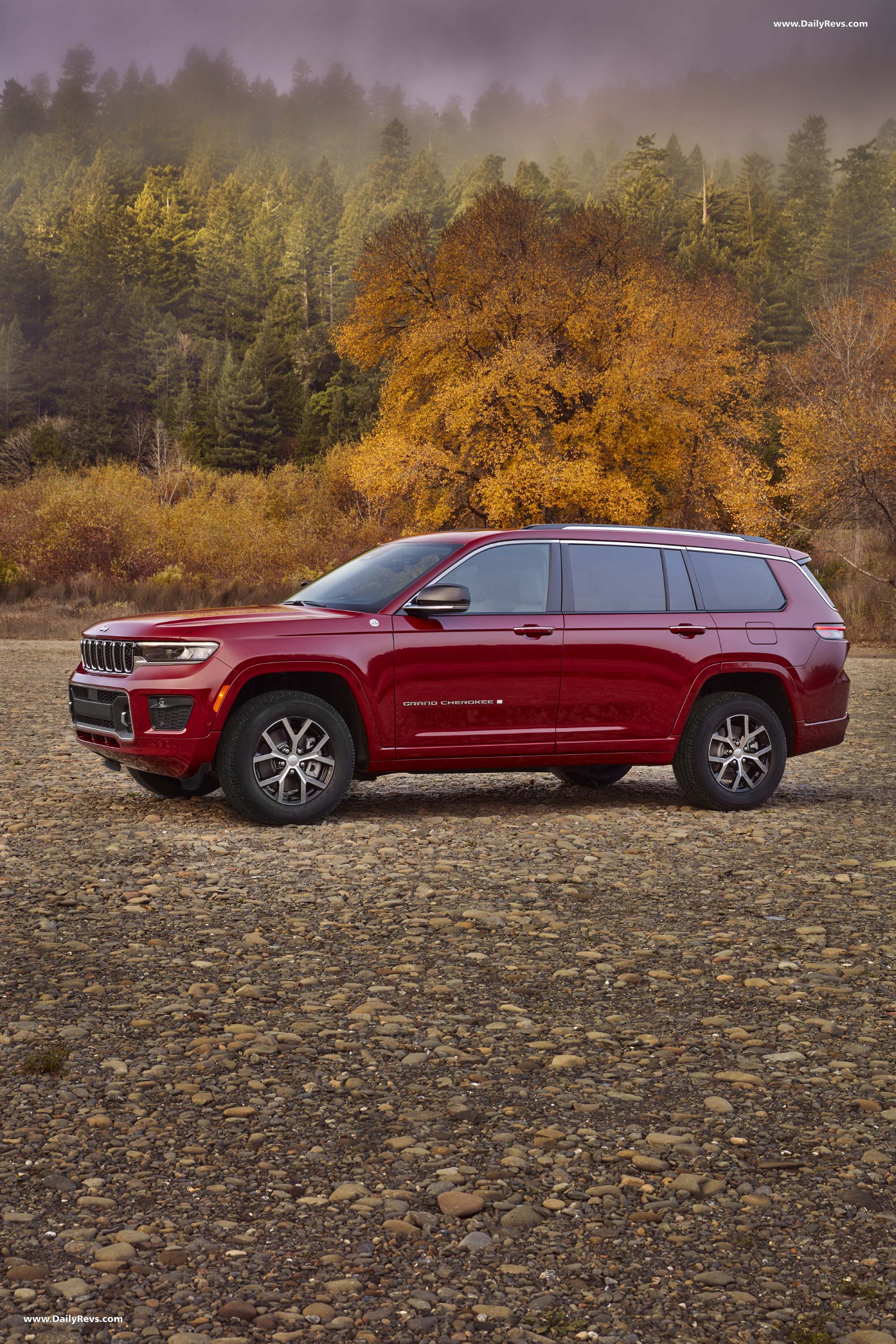 Image for 2021 Jeep Grand Cherokee L Overland - Exteriors, Interiors and Details