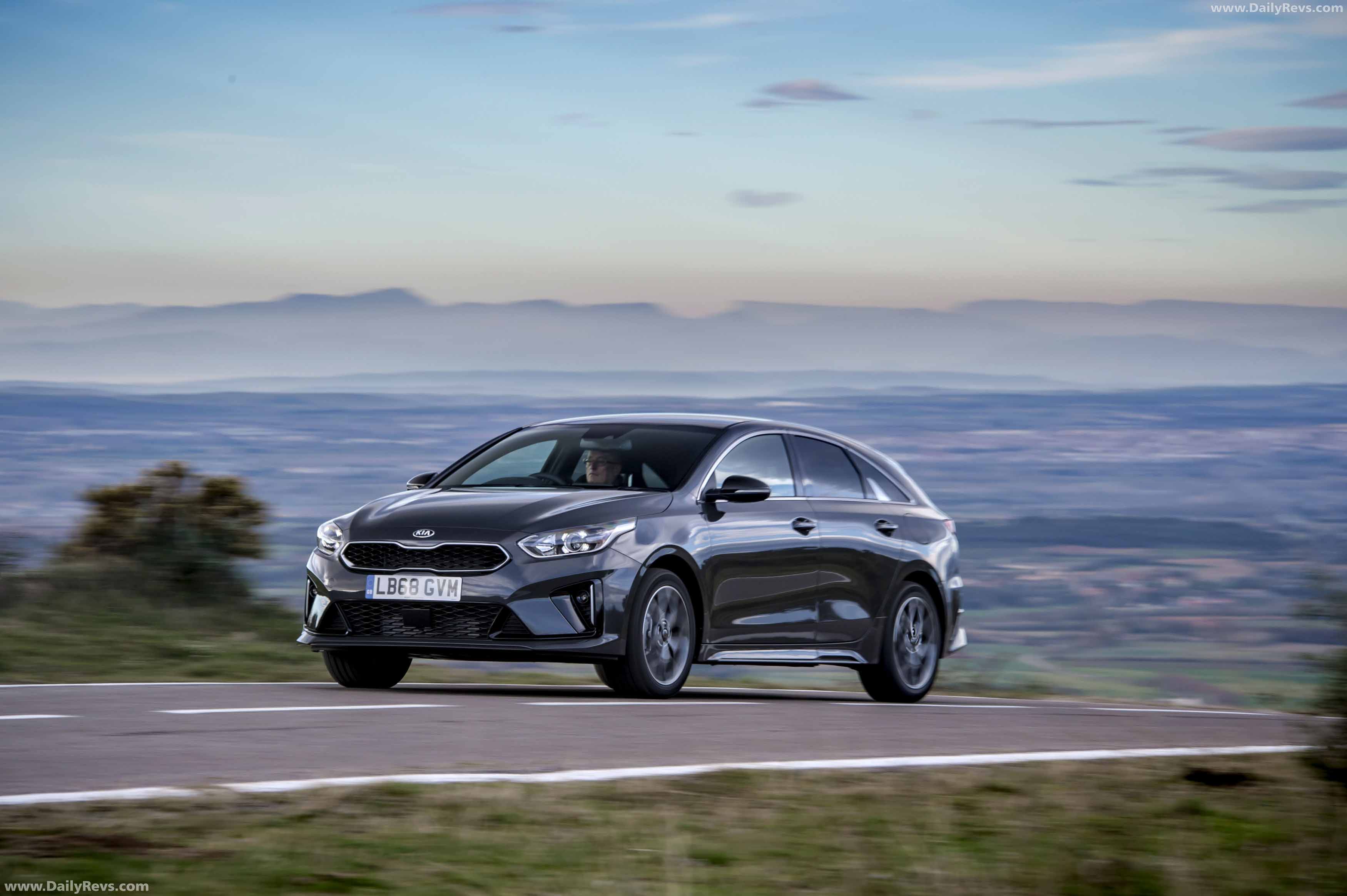 Image for 2019 Kia ProCeed UK Version - Exteriors, Interiors and Details