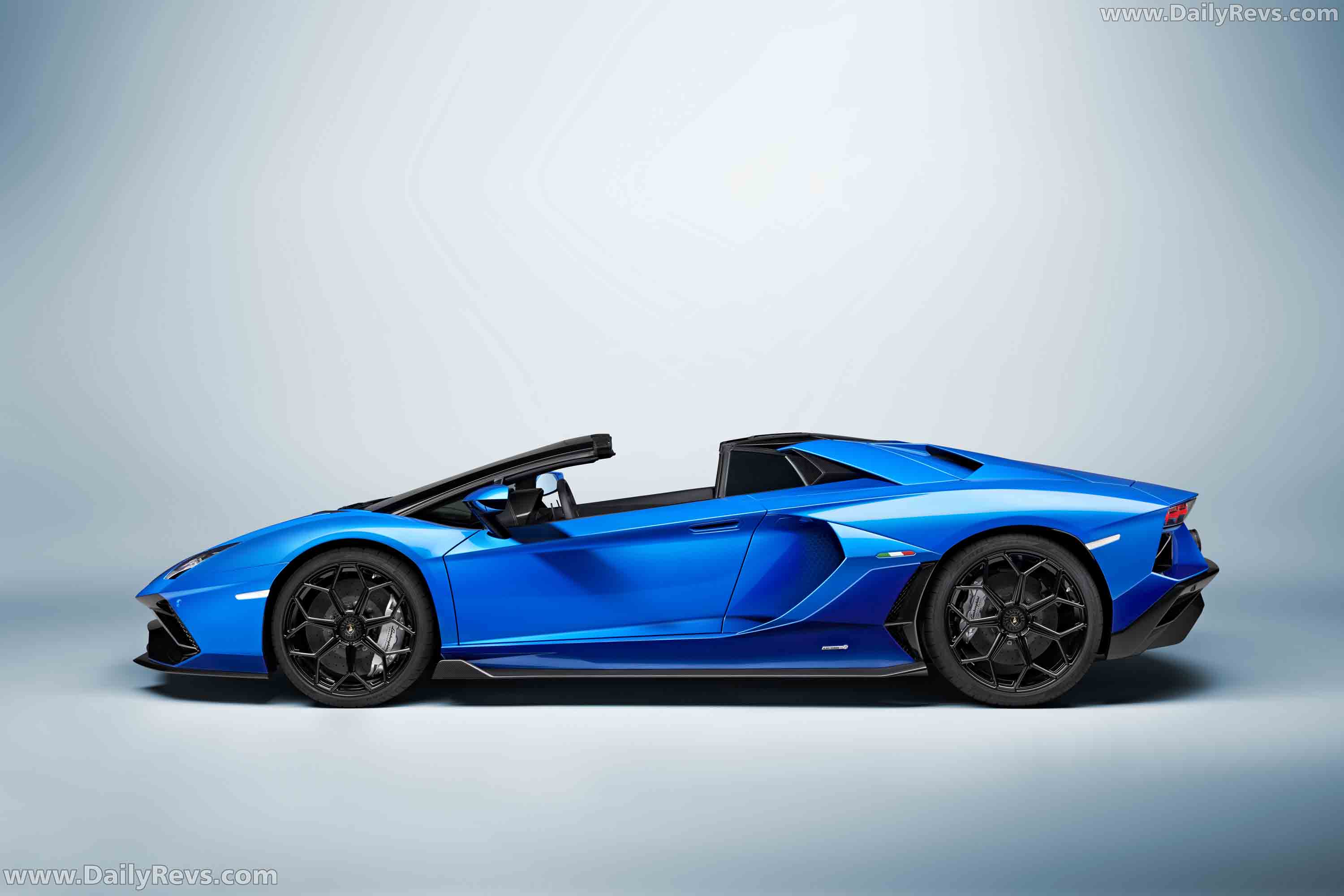 Image for 2022 Lamborghini Aventador LP780-4 Ultimae Roadster - Exteriors, Interiors and Details