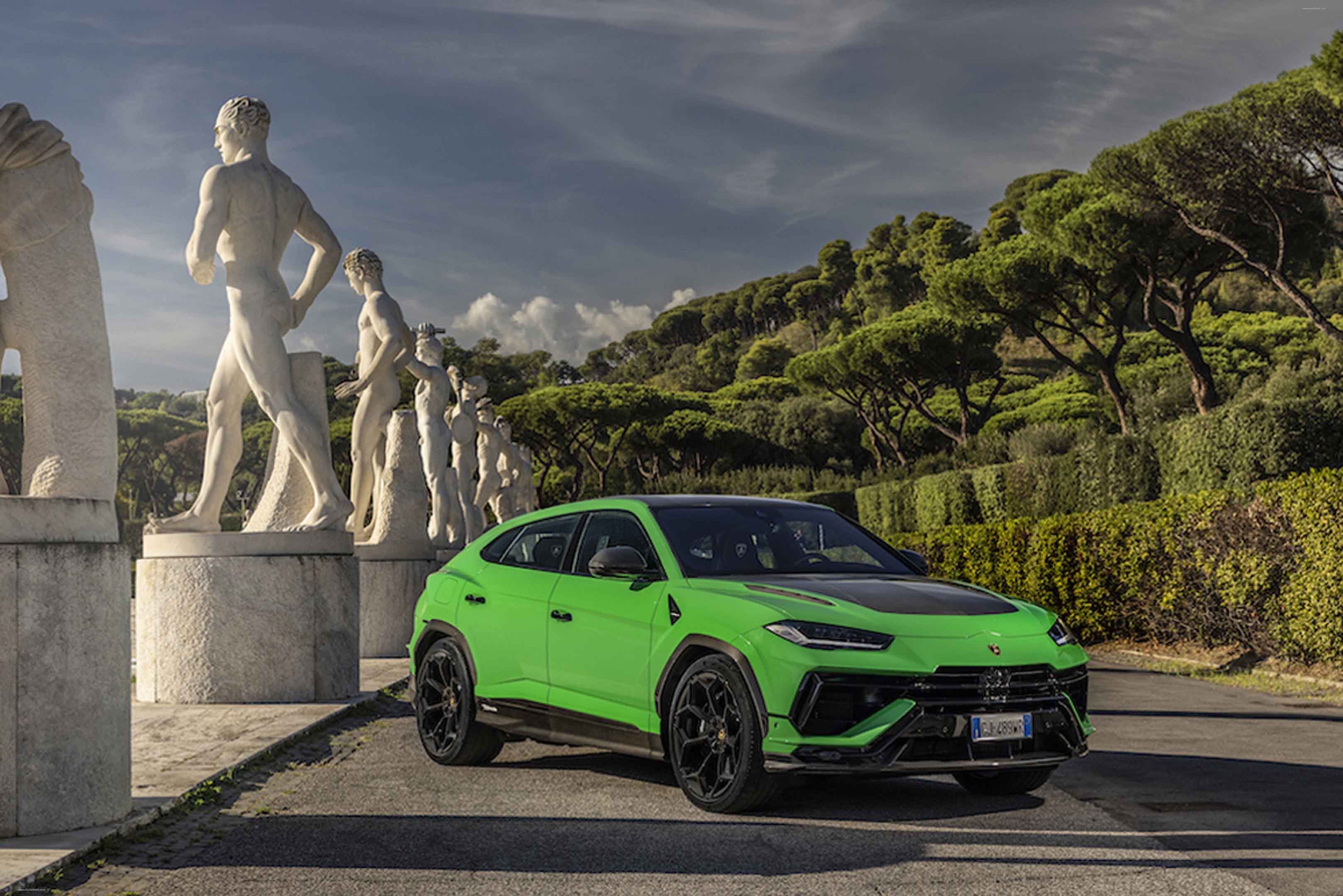 Image for 2023 Lamborghini Urus Performante - Exteriors, Interiors and Details