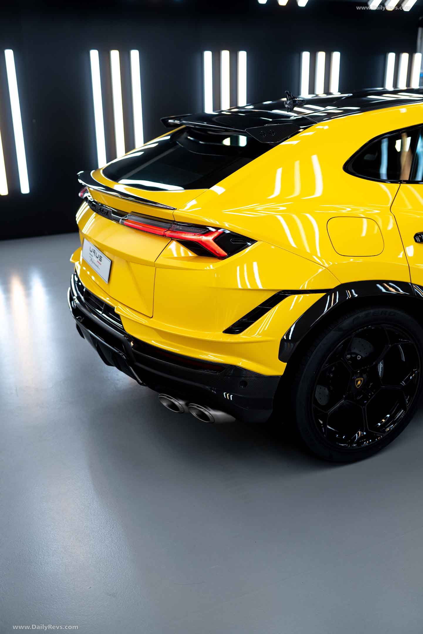 Image for 2023 Lamborghini Urus Performante - Exteriors, Interiors and Details