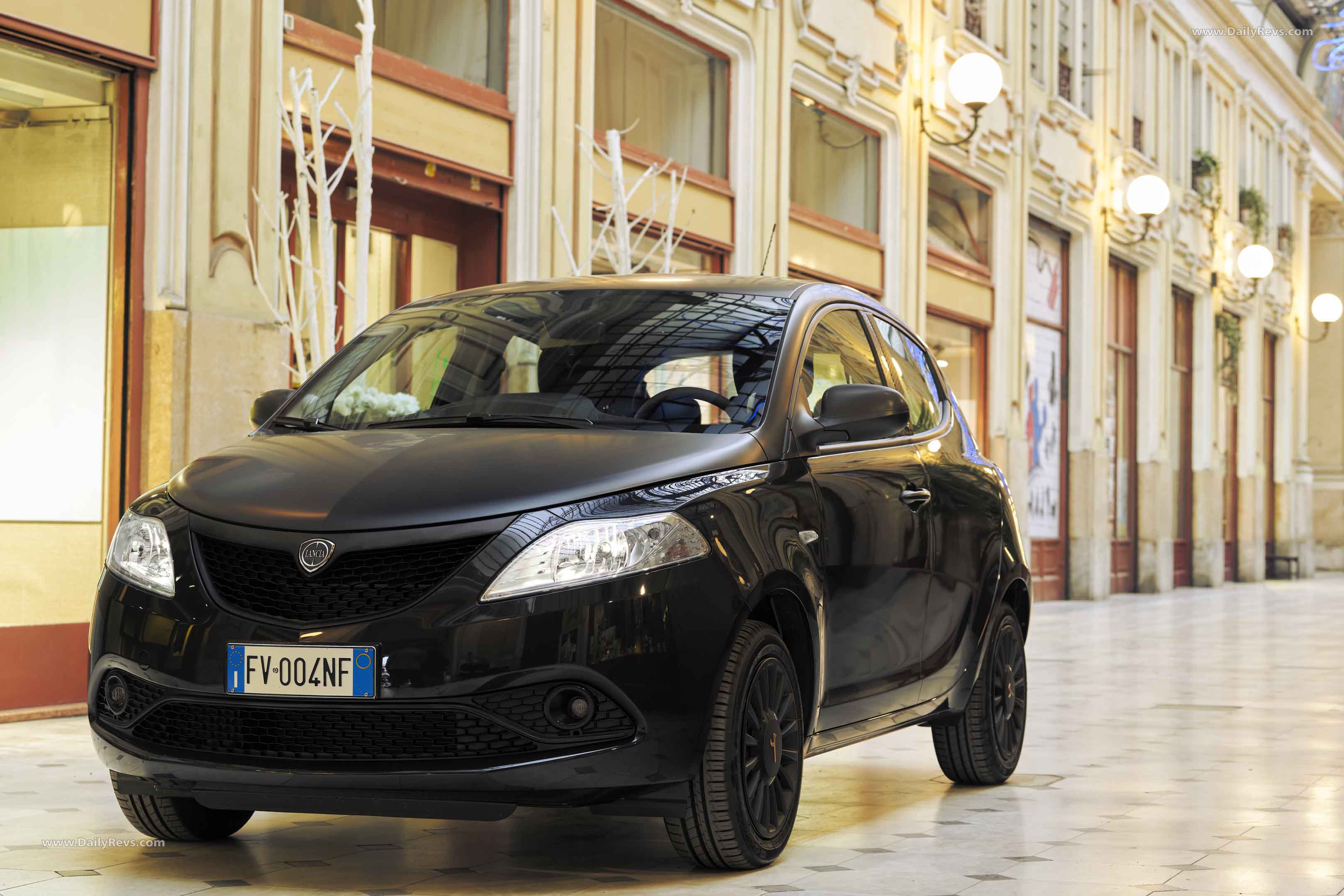 Image for 2019 Lancia Ypsilon Black and Noir - Exteriors, Interiors and Details