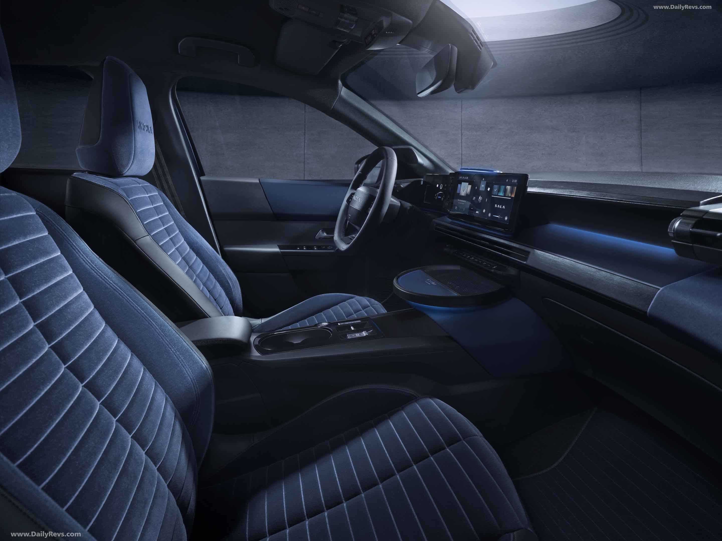 Image for 2025 Lancia Ypsilon Edizione Limitata Cassina - Exteriors, Interiors and Details