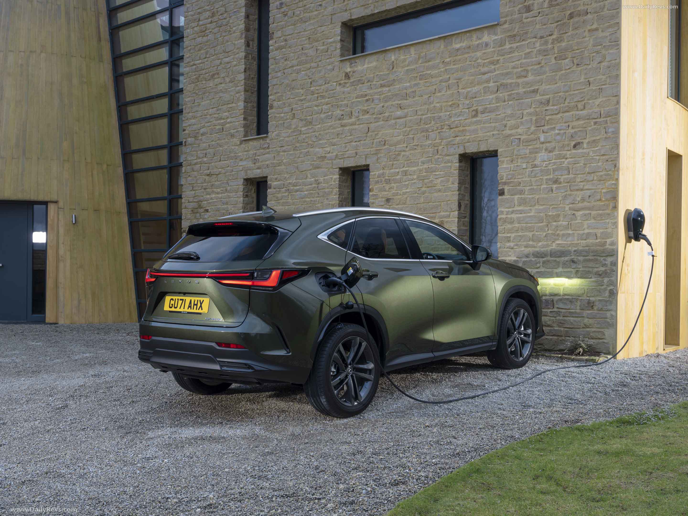 Picture of 2022 Lexus NX 450h+ UK Version