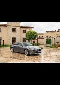 Image for 2022 Lexus ES 300h European Version - Exteriors, Interiors and Details