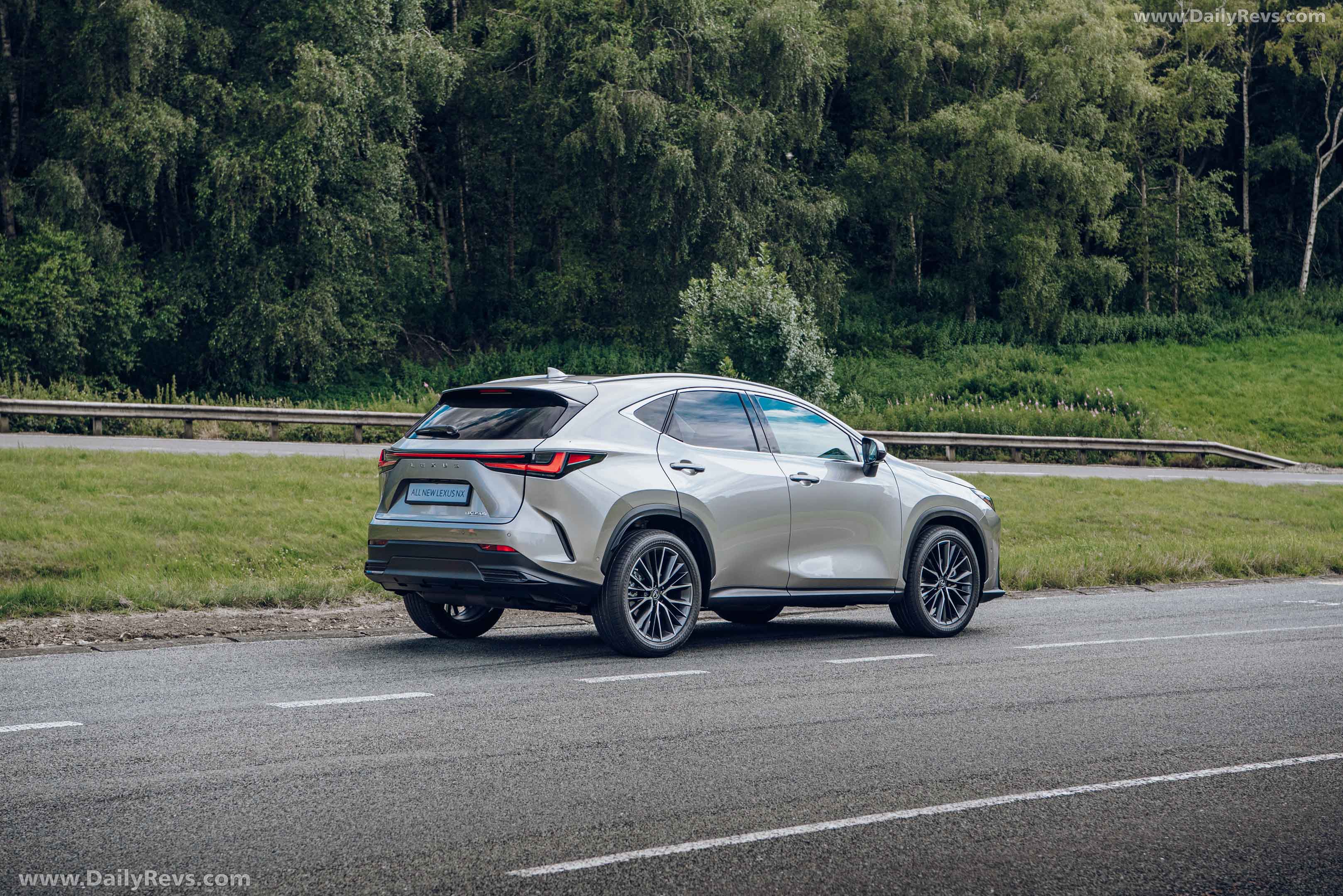 Picture of 2022 Lexus NX 350h