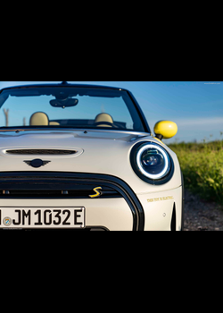 Image for 2022 MINI Cooper SE Convertible Concept - Exteriors, Interiors and Details