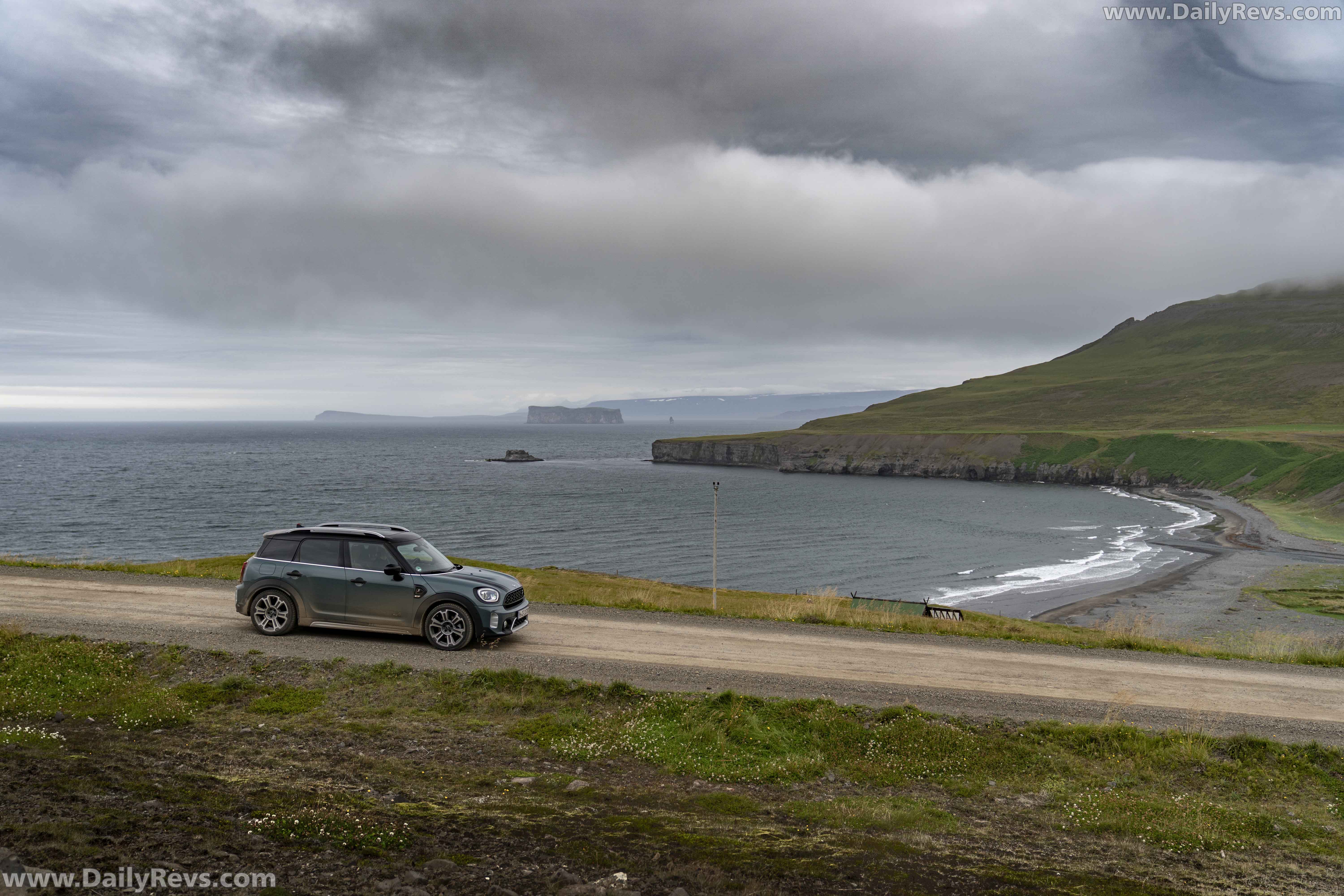 Image for 2021 MINI Cooper S Countryman ALL4 - Exteriors, Interiors and Details