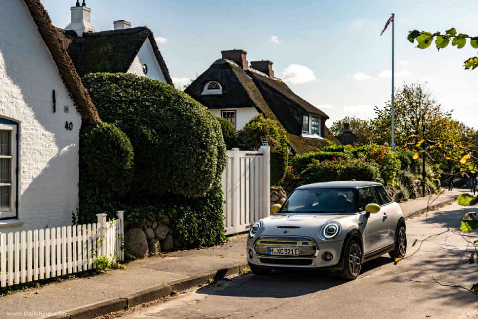 Image for 2020 MINI Cooper SE - Exteriors, Interiors and Details