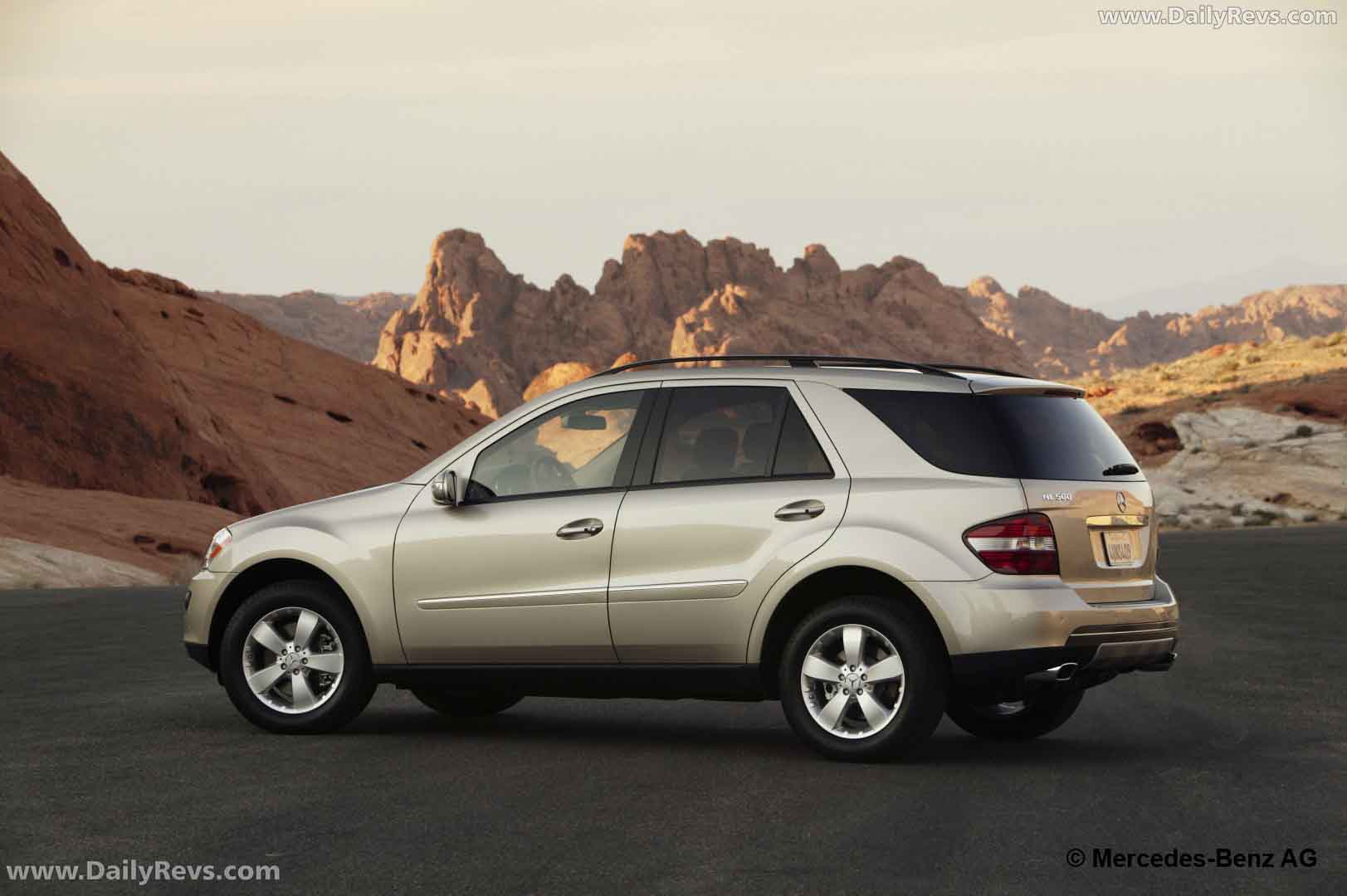 Image for 2006 Mercedes-Benz ML500 - Exteriors, Interiors and Details