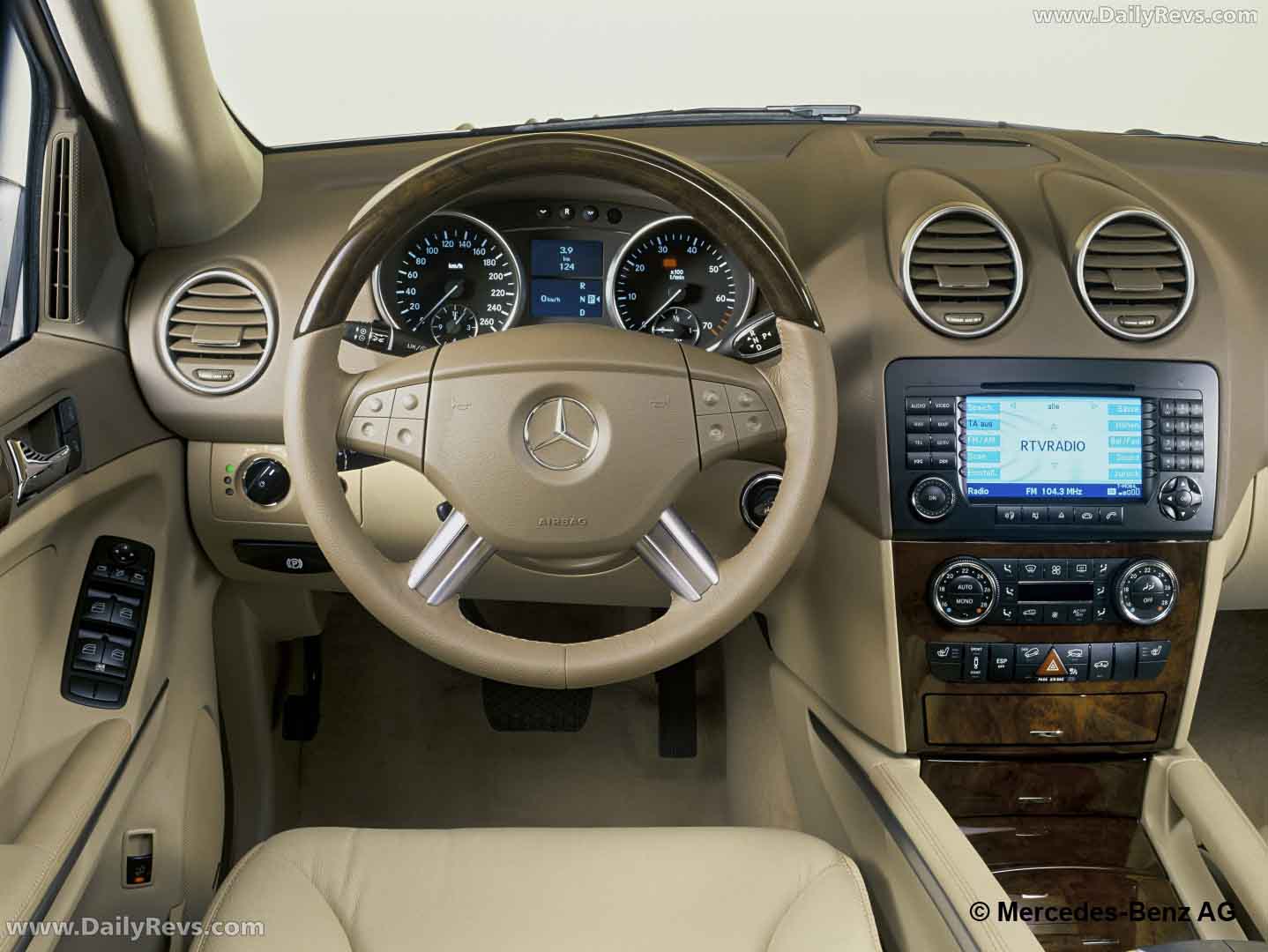 Image for 2006 Mercedes-Benz ML500 - Exteriors, Interiors and Details