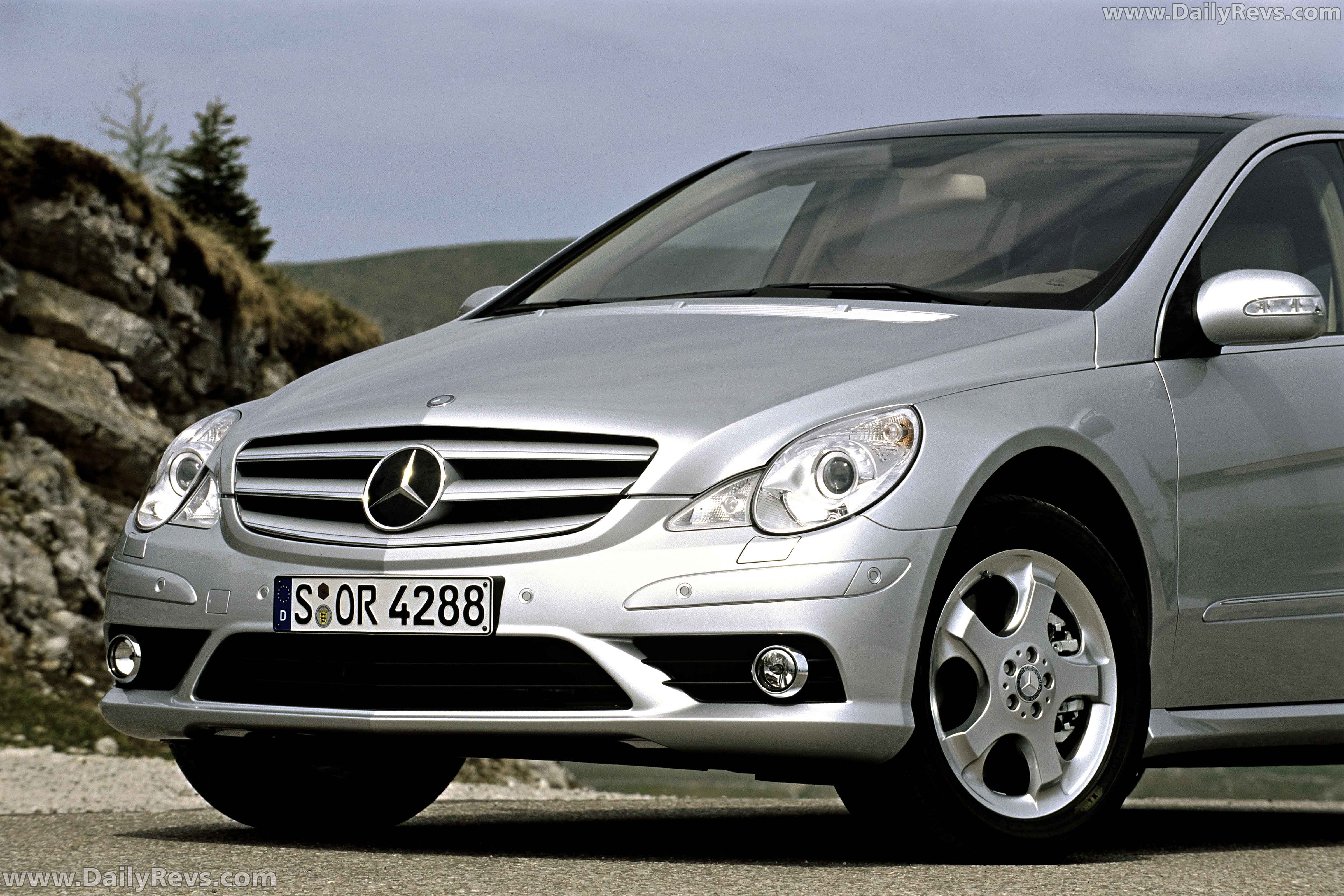 Image for 2006 Mercedes-Benz R500 - Exteriors, Interiors and Details