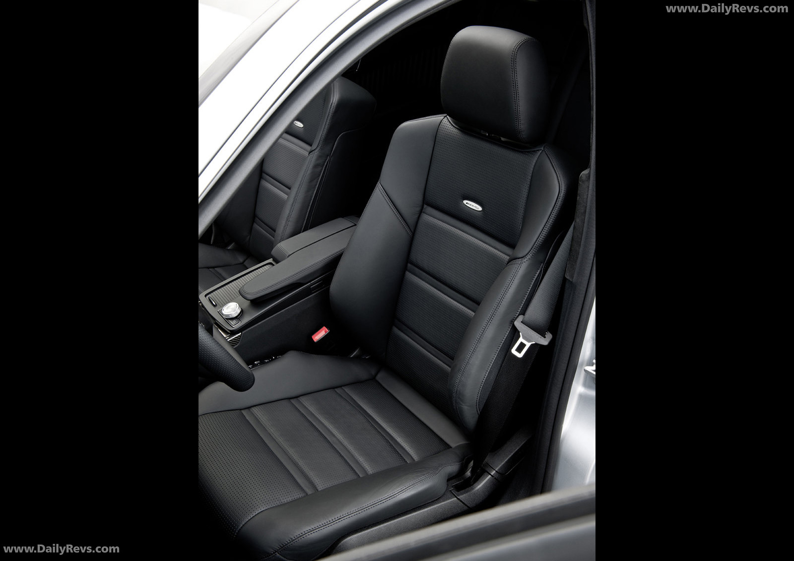 Image for 2010 Mercedes-Benz E63 AMG Estate - Exteriors, Interiors and Details