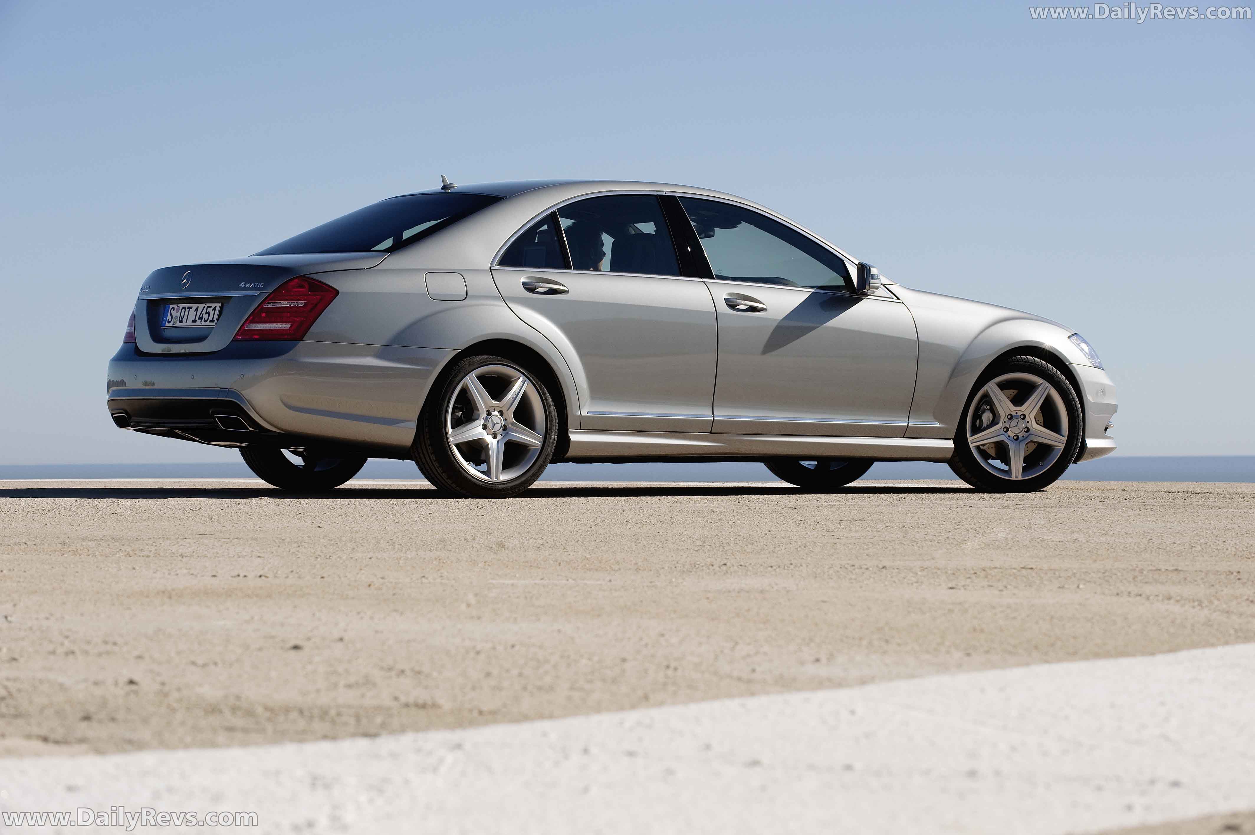 Image for 2010 Mercedes-Benz S-Class - Exteriors, Interiors and Details