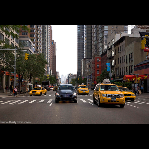 Image for 2011 Mercedes-Benz R-Class - Exteriors, Interiors and Details