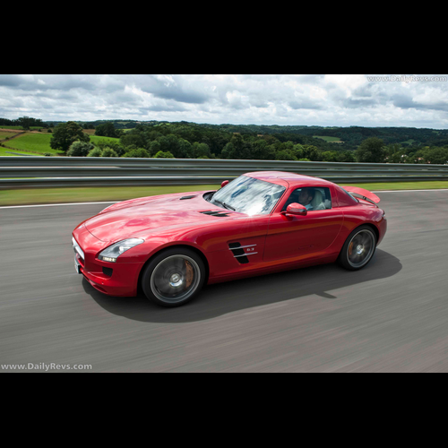 Image for 2011 Mercedes-Benz SLS AMG - Exteriors, Interiors and Details