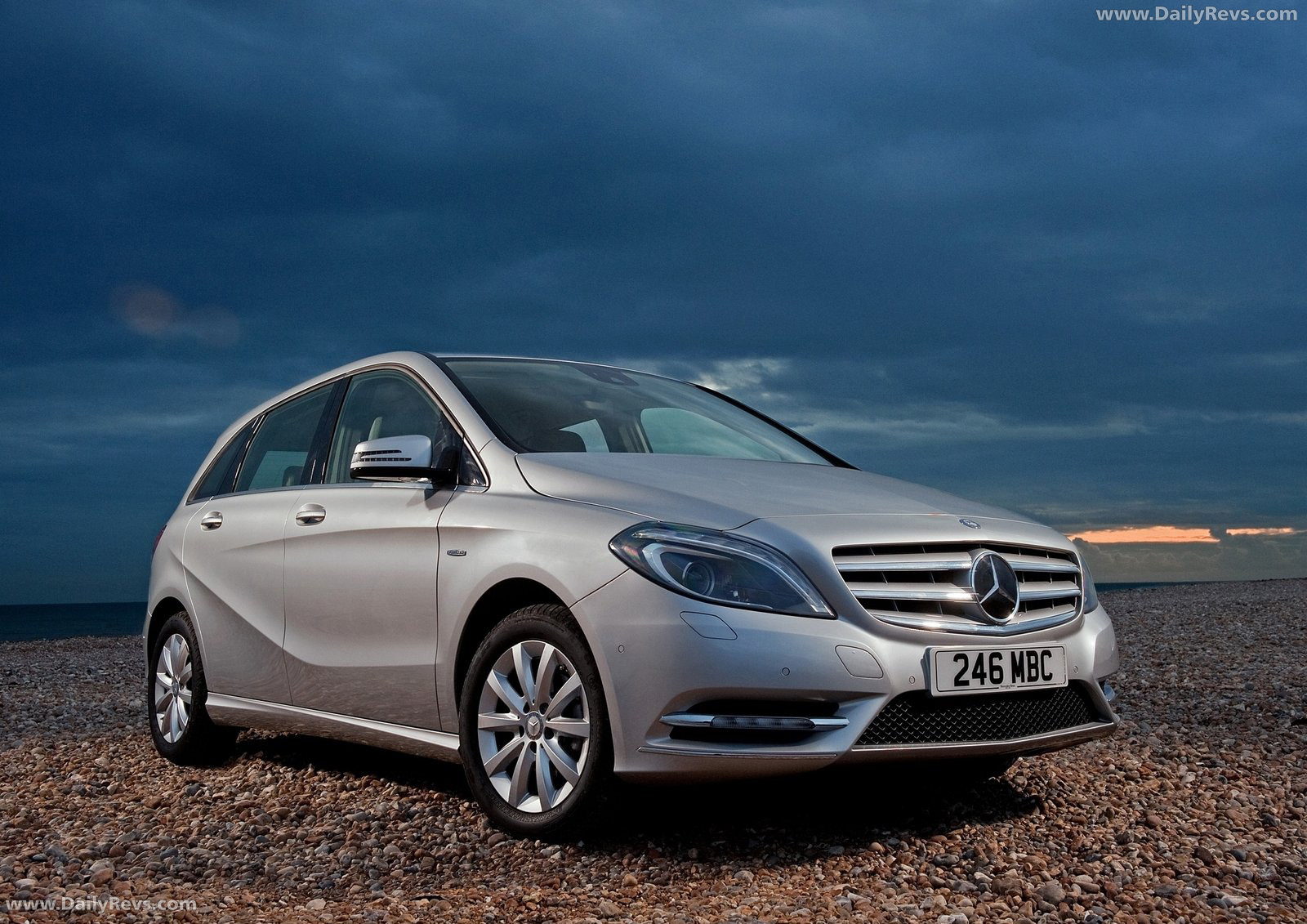 Image for 2012 Mercedes-Benz B-Class UK Version - Exteriors, Interiors and Details