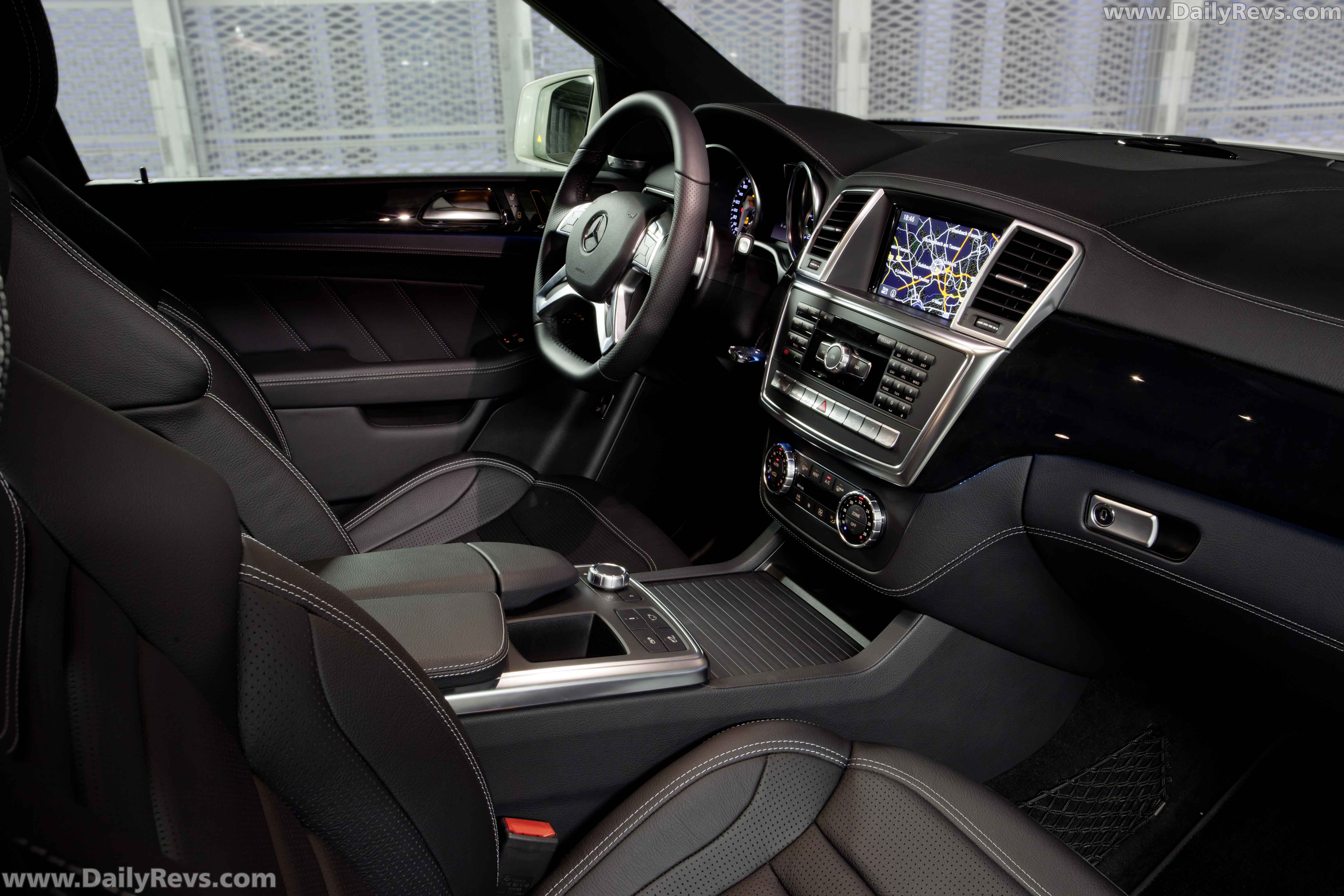 Image for 2012 Mercedes-Benz ML63 AMG - Exteriors, Interiors and Details