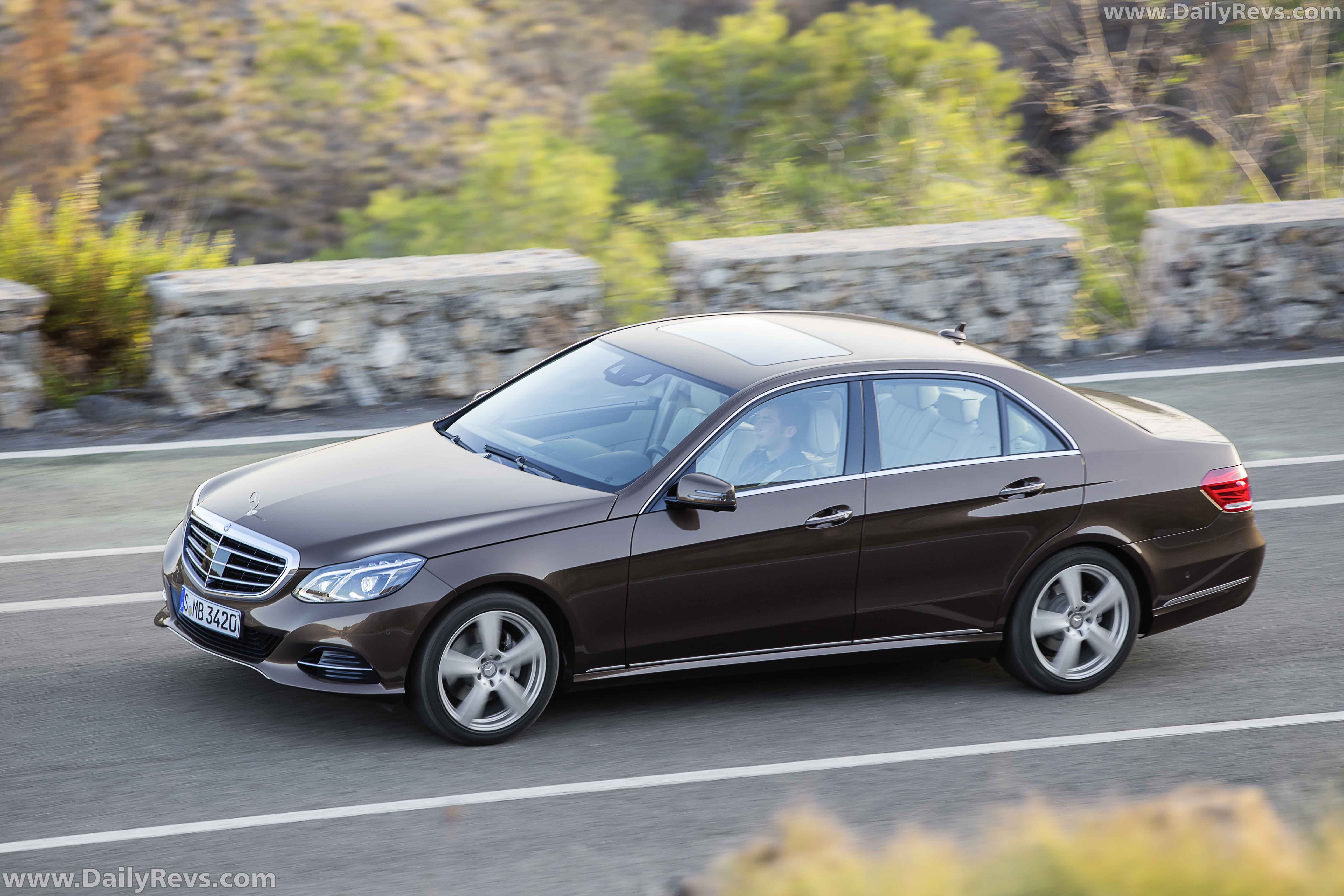 Image for 2013 Mercedes-Benz E300 BlueTEC Hybrid - Exteriors, Interiors and Details