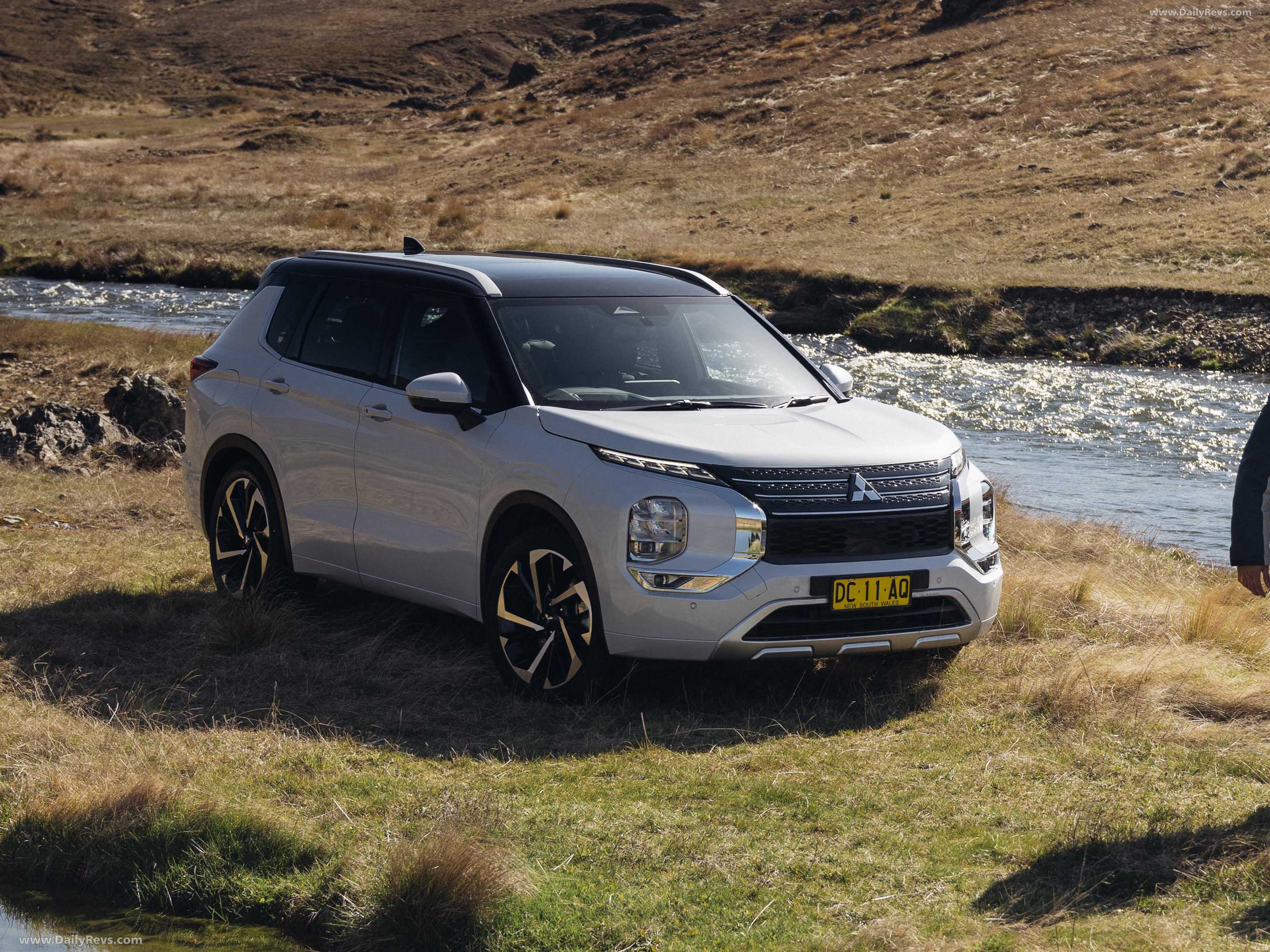 Image for 2022 Mitsubishi Outlander Australian Version - Exteriors, Interiors and Details