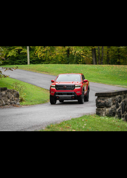 Image for 2022 Nissan Frontier Cardinal Red Metallic TriCoat - Exteriors, Interiors and Details