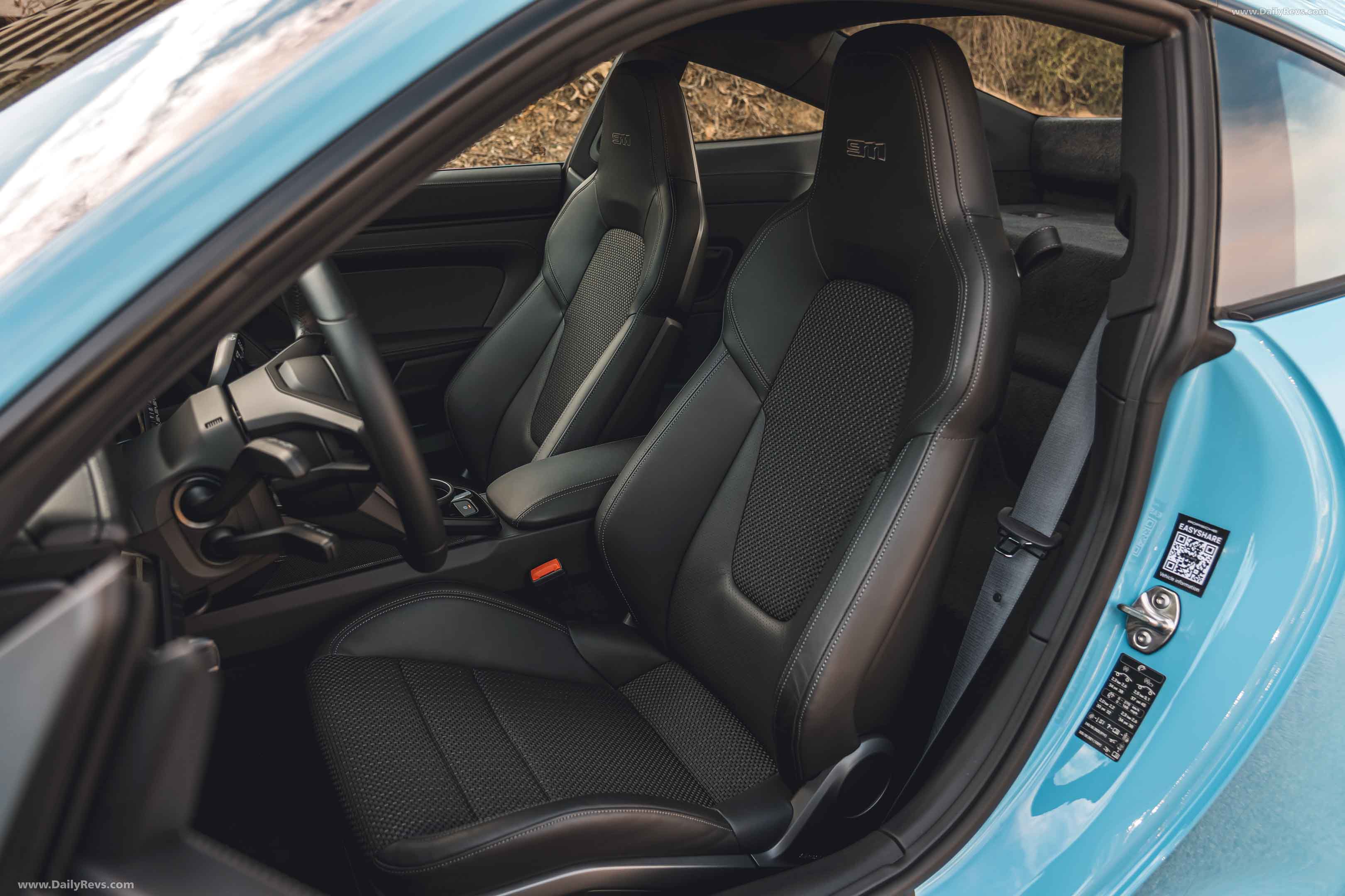 Image for 2024 Porsche 911 Carrera T Gulfblue - Exteriors, Interiors and Details