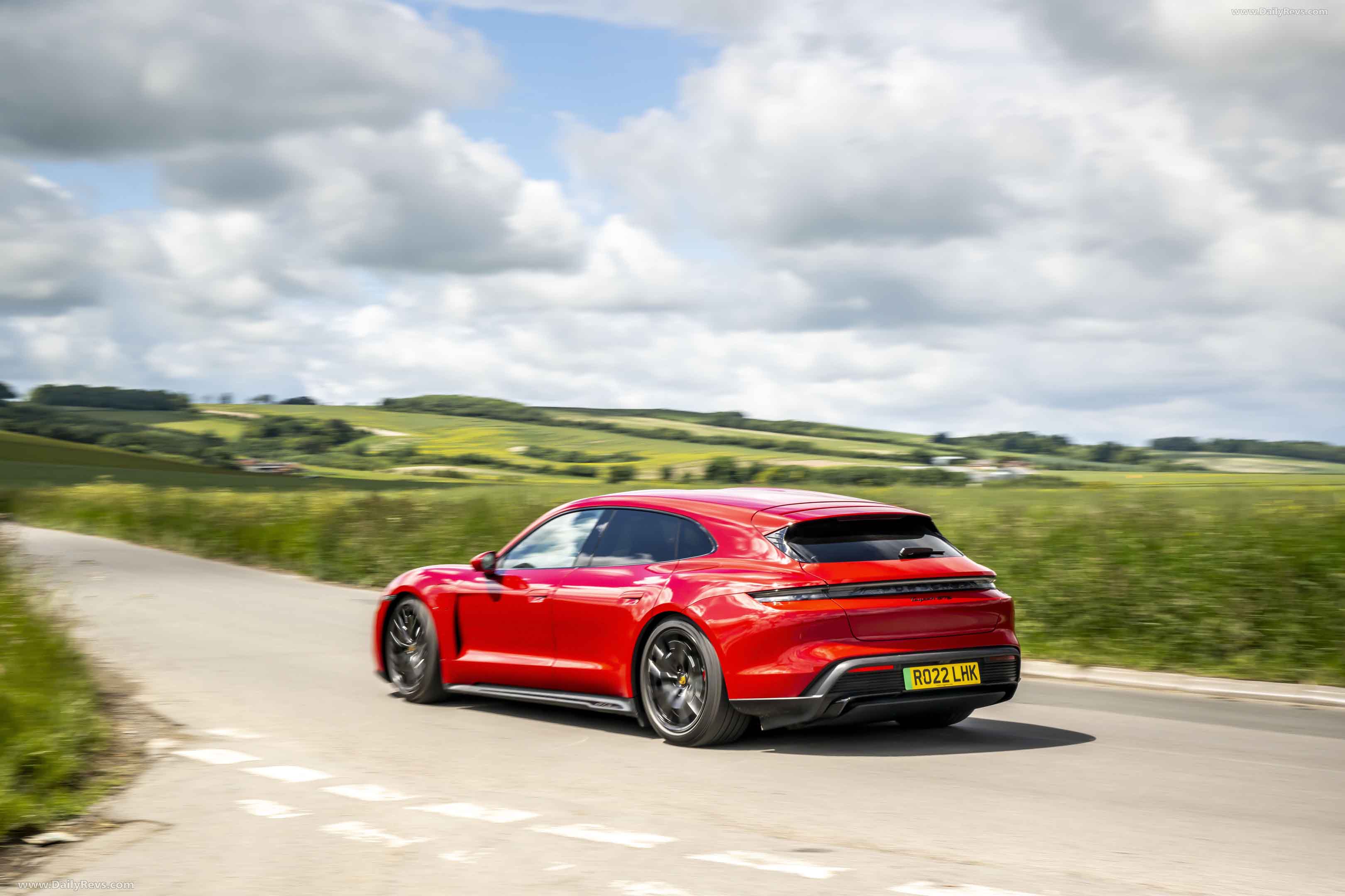 Picture of 2022 Porsche Taycan GTS Sport Turismo UK Version
