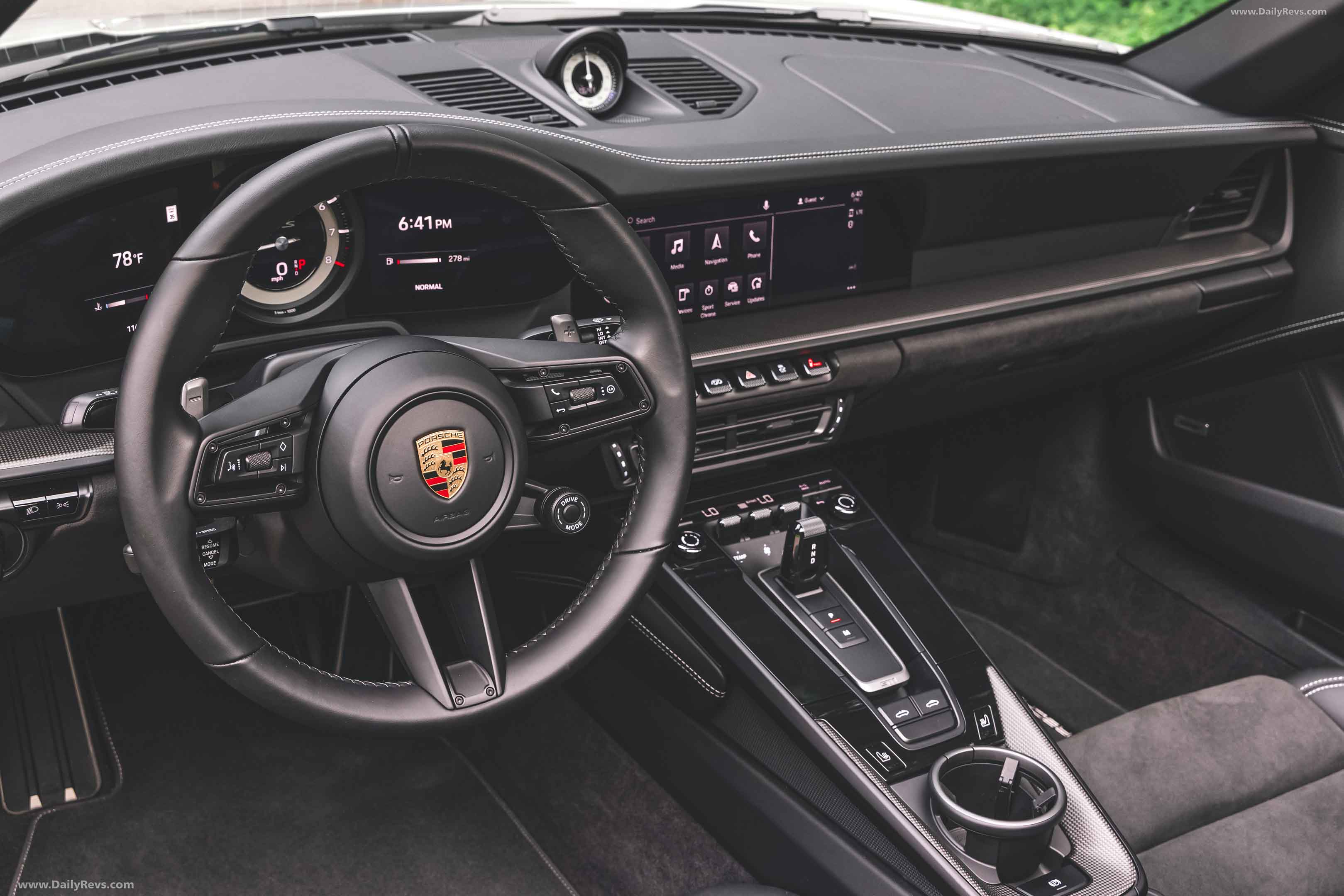 Image for 2022 Porsche 911 Targa 4 GTS Chalk - Exteriors, Interiors and Details