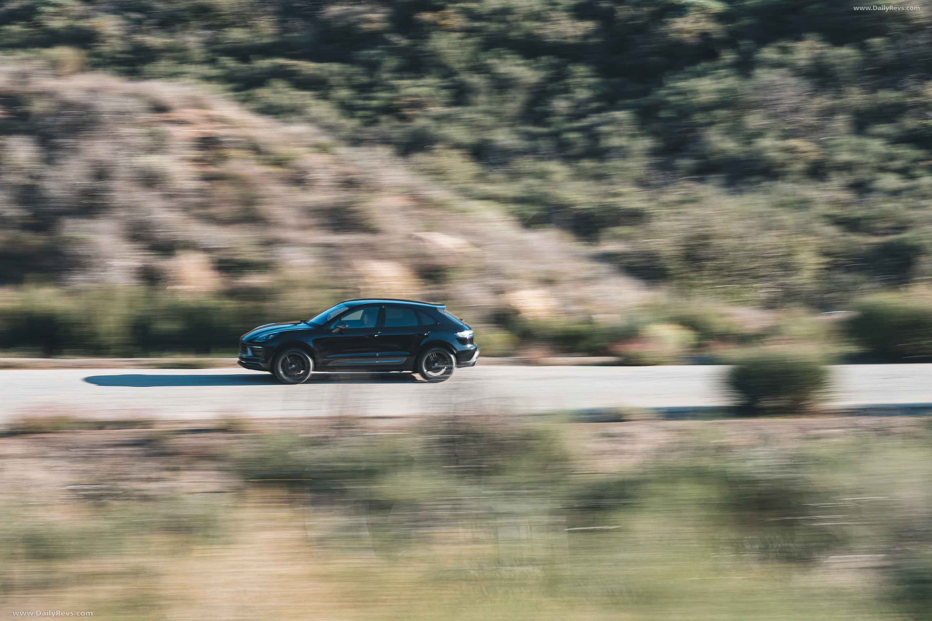 Image for 2022 Porsche Macan T Jet Black - Exteriors, Interiors and Details